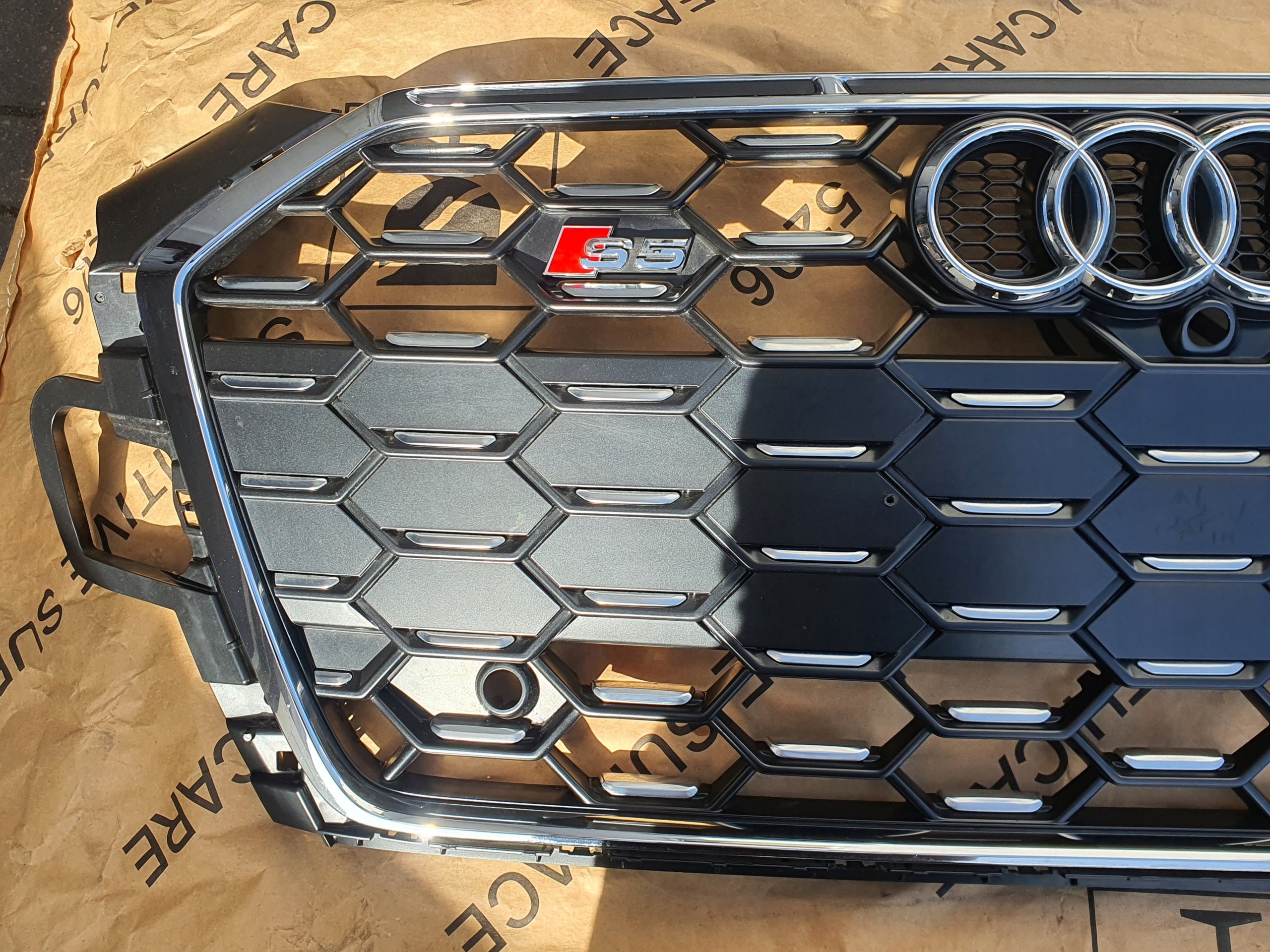  Grille de radiateur Audi A5 F5 S5 A5 8W6 GRILLE AVANT 8W6853651 Grille de radiateur  product image