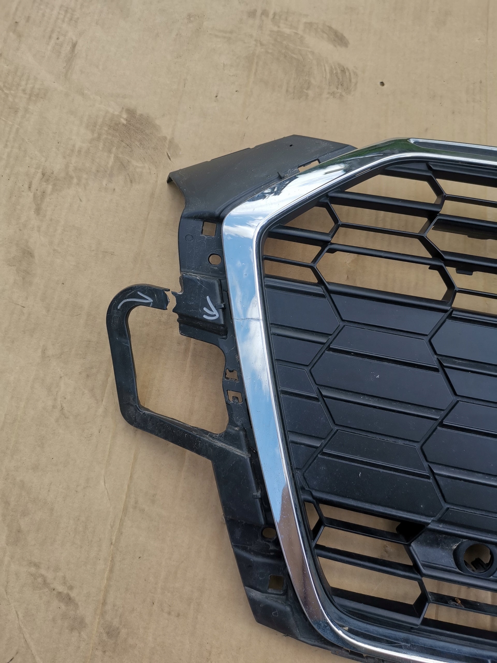 Kühlergrill Audi TT A5 FRONTGRILL 8W6853651Bg Kühlergitter