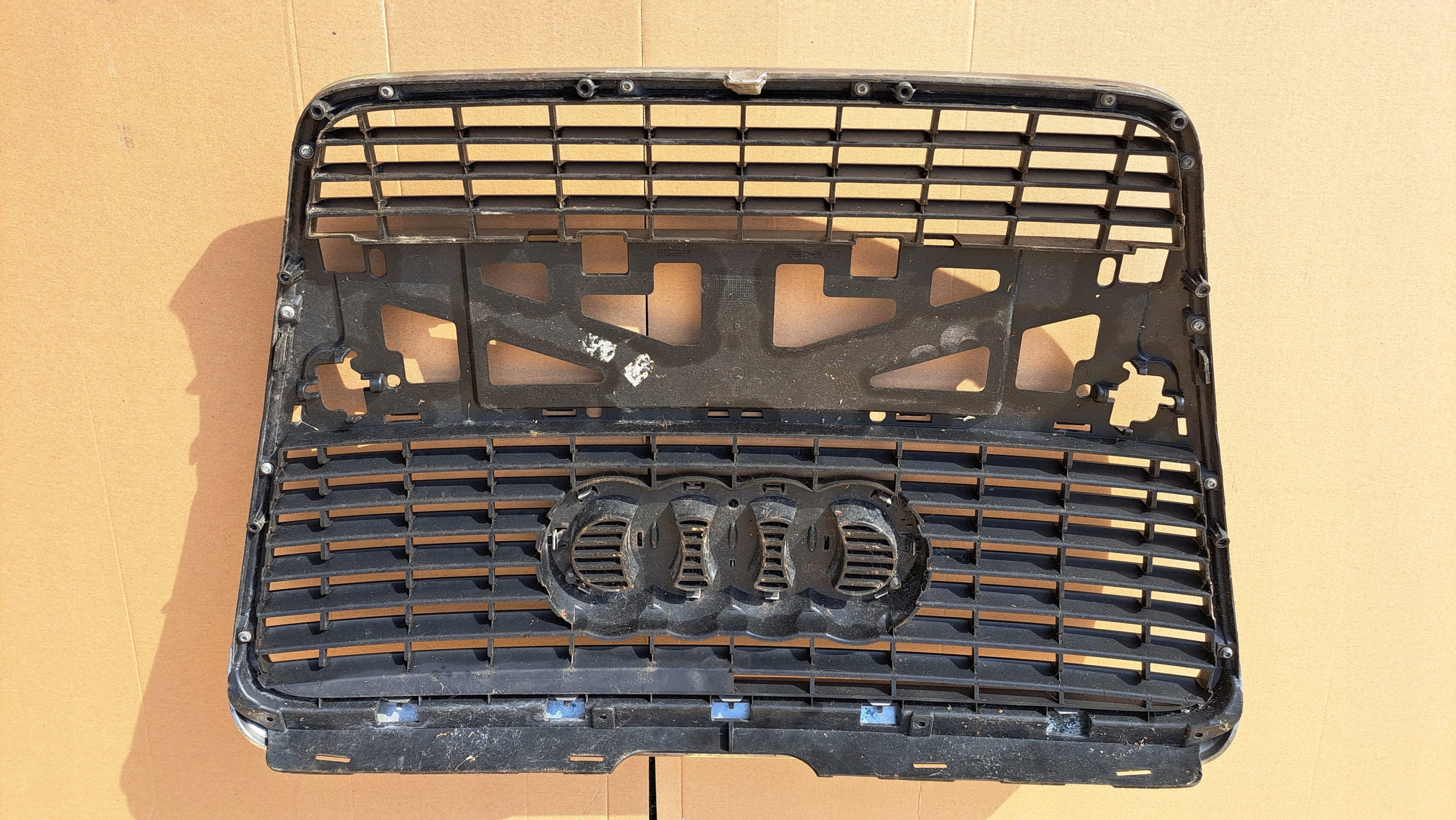 Kühlergrill Audi A6 C6 FRONTGRILL 4F0853651 Kühlergitter