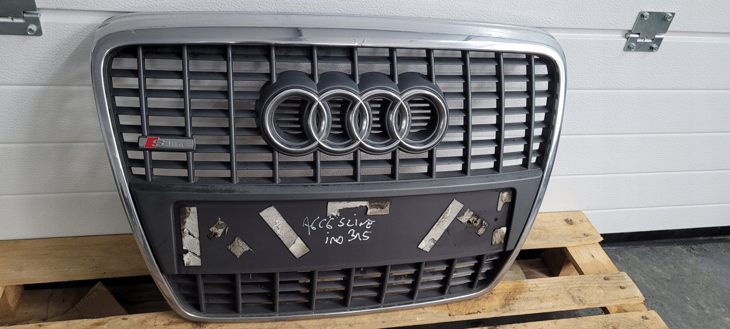 Kühlergrill Audi A6 C6 FRONTGRILL 4F0853651L Kühlergitter