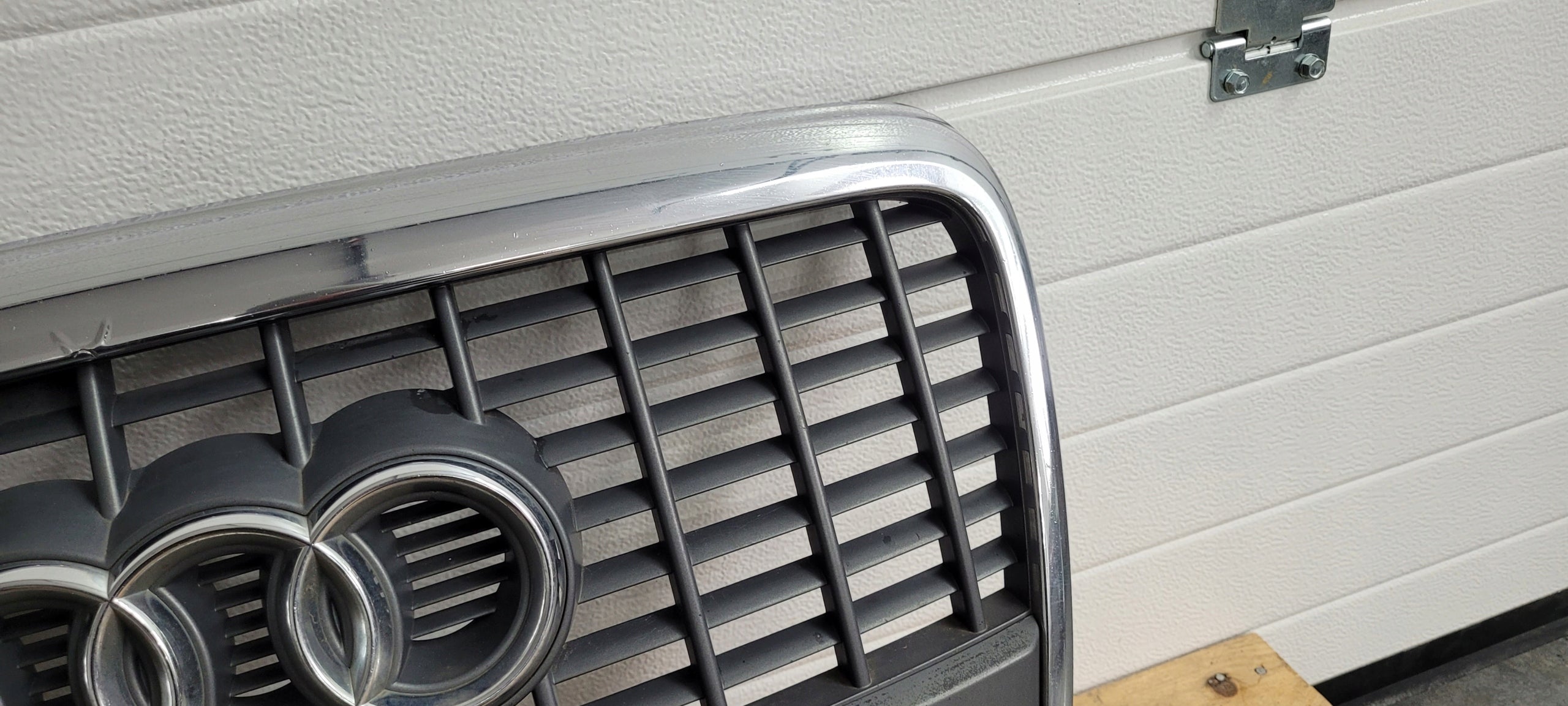 Kühlergrill Audi A6 C6 FRONTGRILL 4F0853651L Kühlergitter