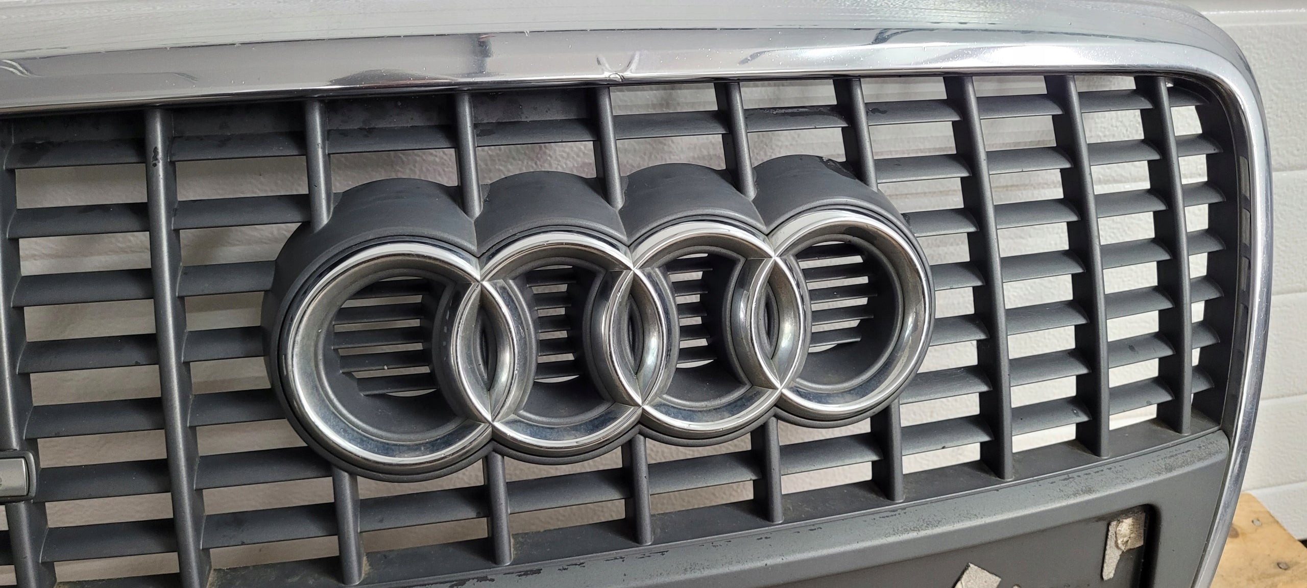 Kühlergrill Audi A6 C6 FRONTGRILL 4F0853651L Kühlergitter