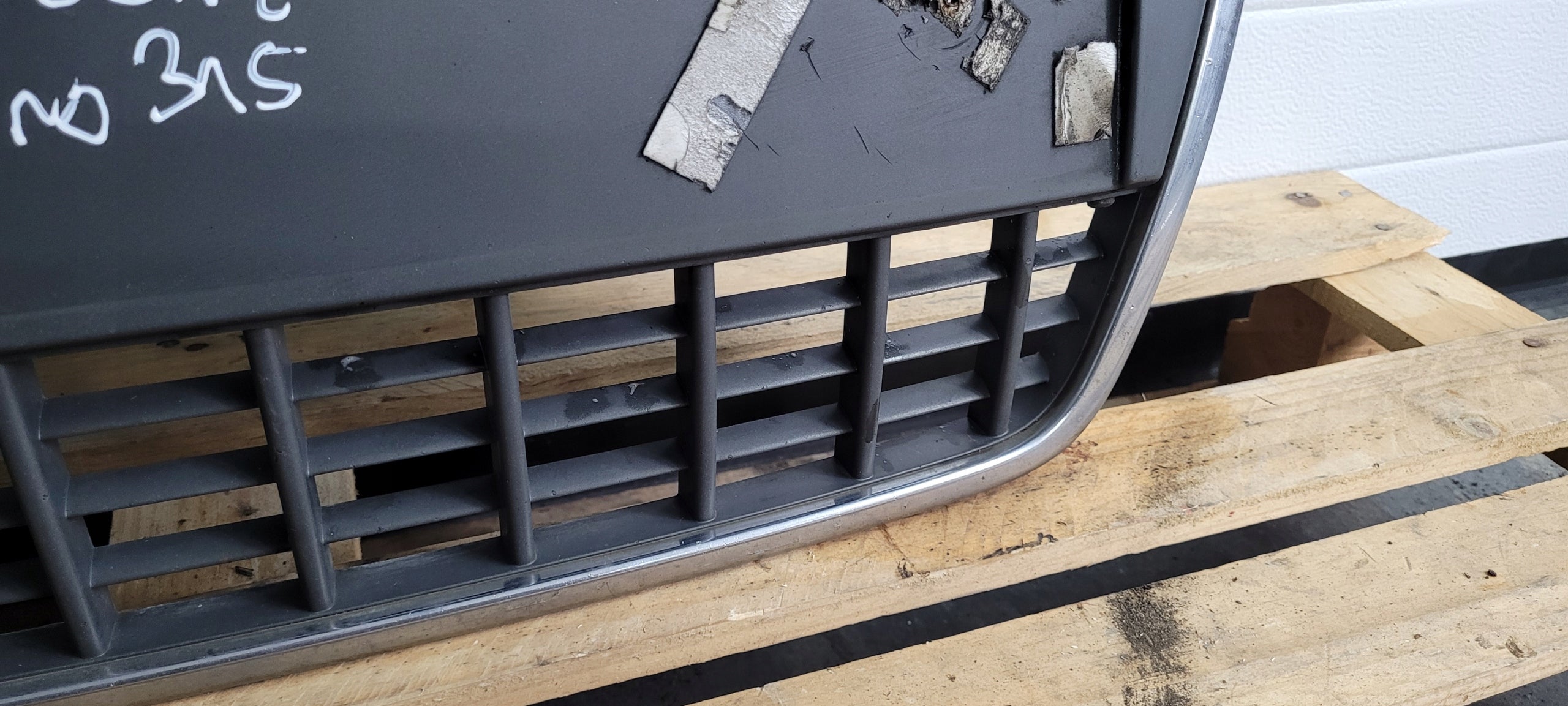 Kühlergrill Audi A6 C6 FRONTGRILL 4F0853651L Kühlergitter