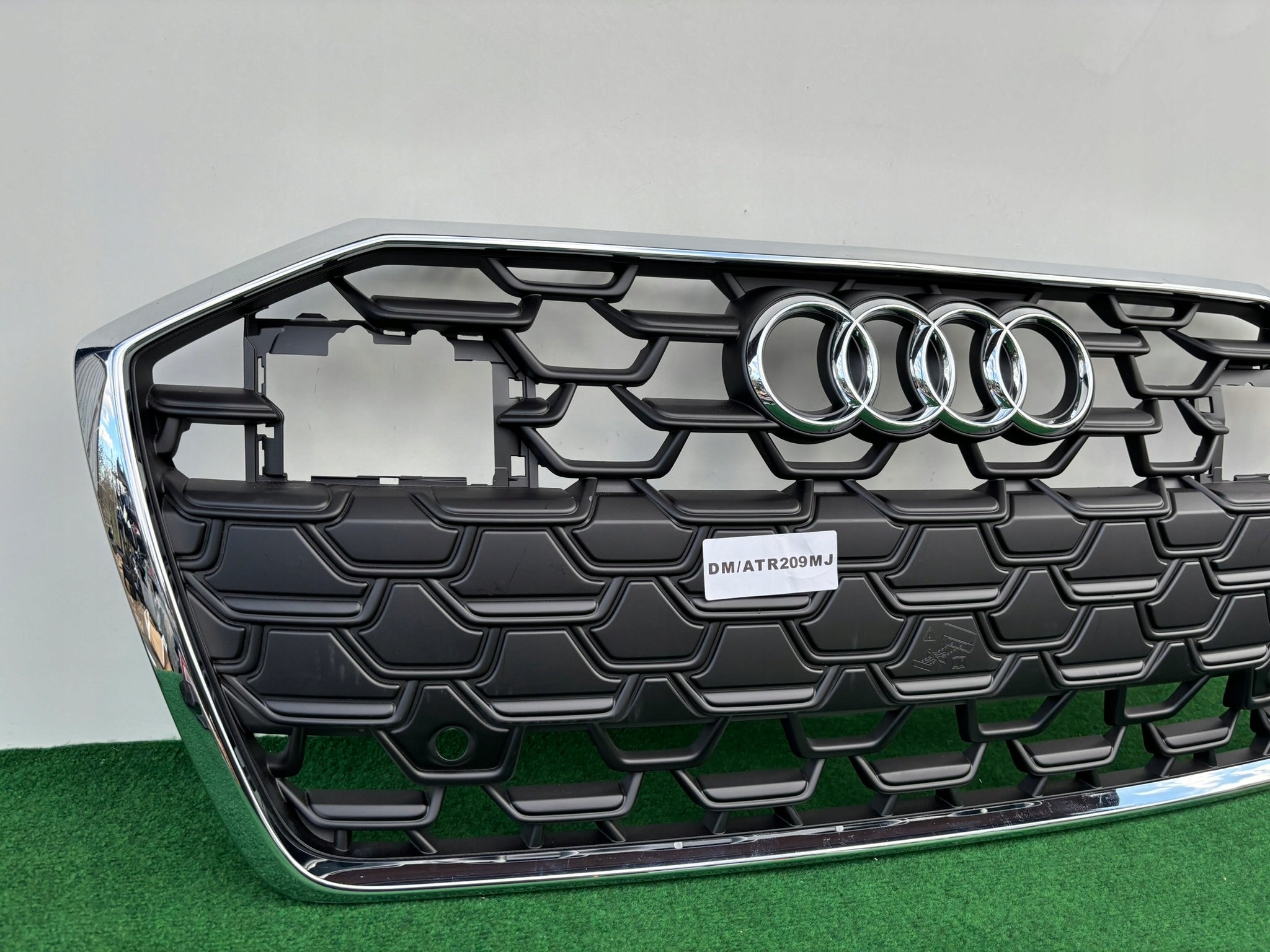 Kühlergrill Audi A6 C8 4K FRONTGRILL 4K0853651R0 Kühlergitter