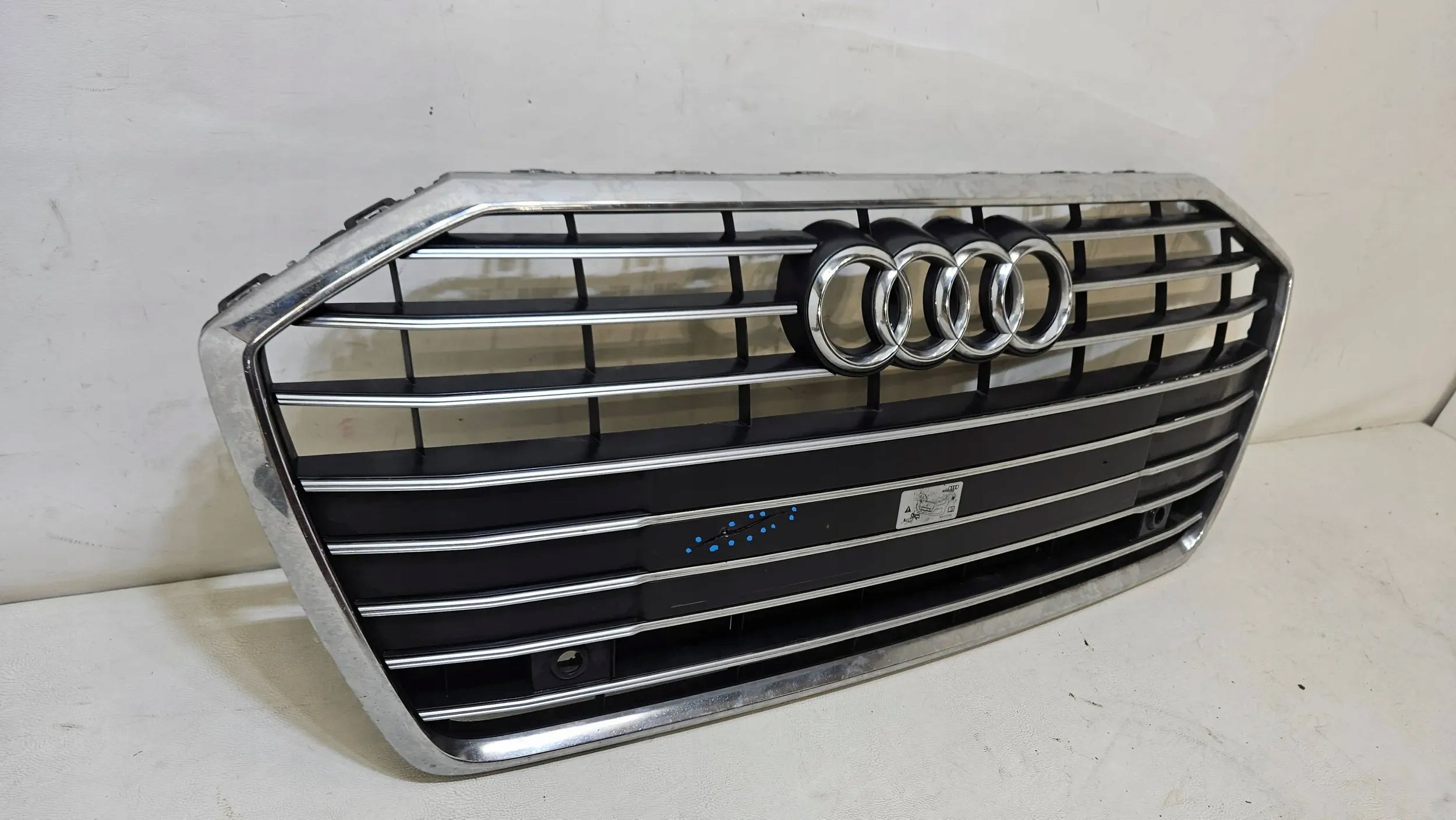 Kühlergrill Audi A6 C8 4K0 FRONTGRILL 4K0853651BG Kühlergitter