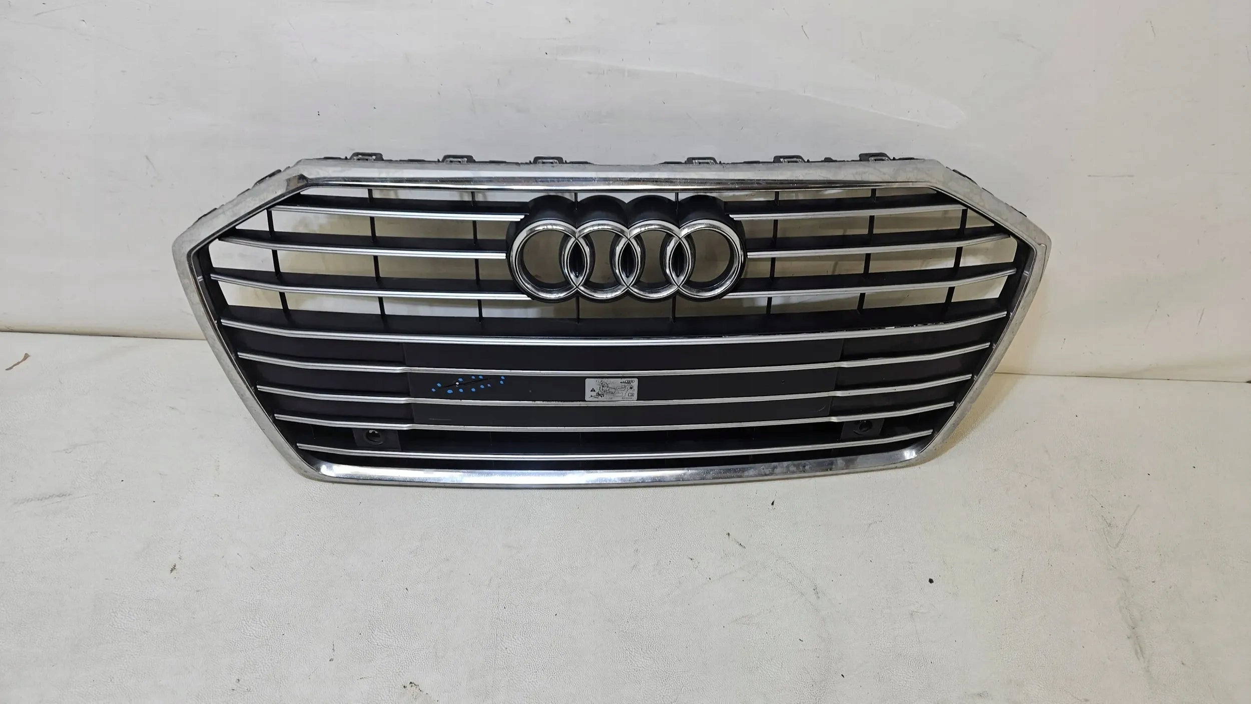 Kühlergrill Audi A6 C8 4K0 FRONTGRILL 4K0853651BG Kühlergitter