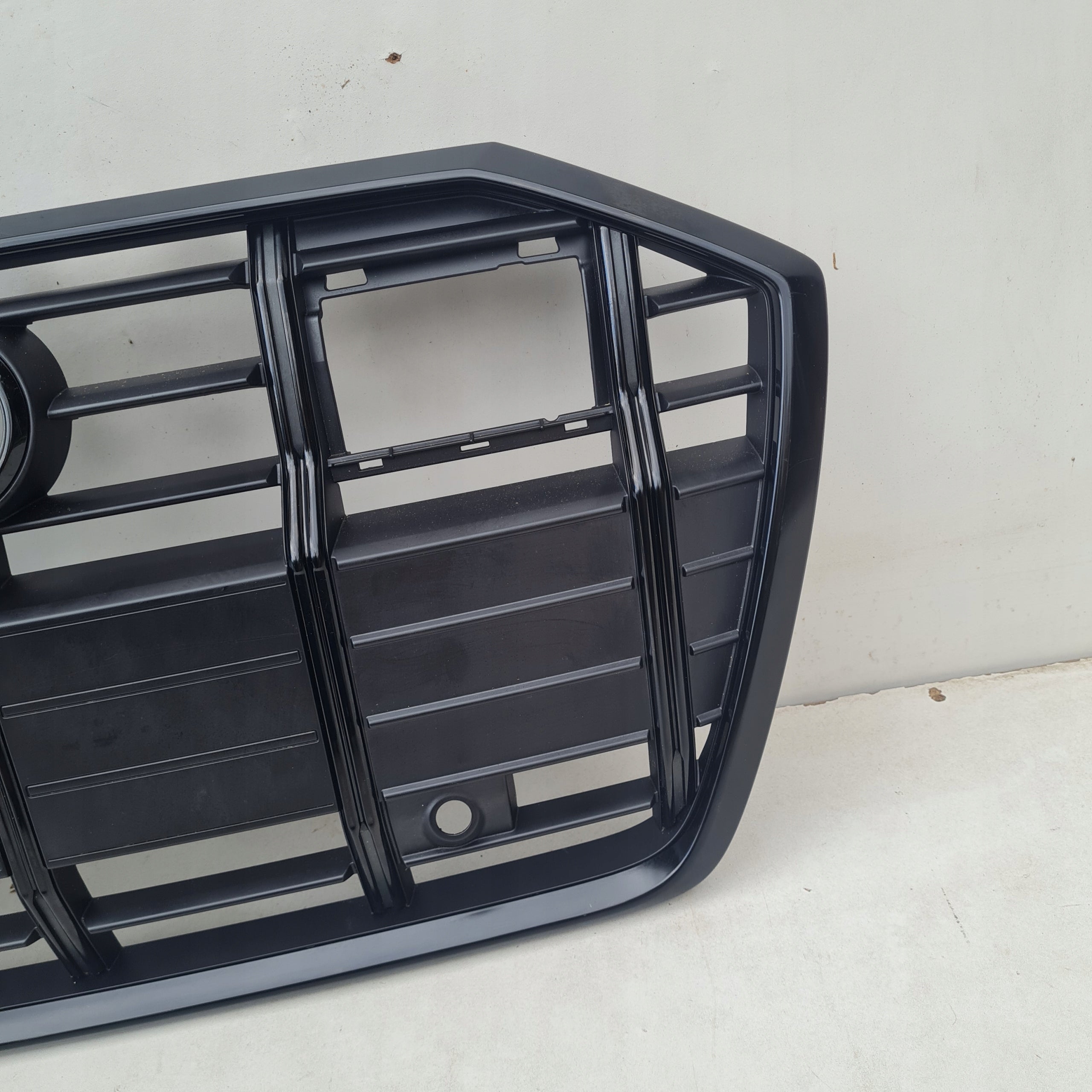 Kühlergrill Audi A6 C8 ALLROAD 4K FRONTGRILL 4K0853651GG Kühlergitter