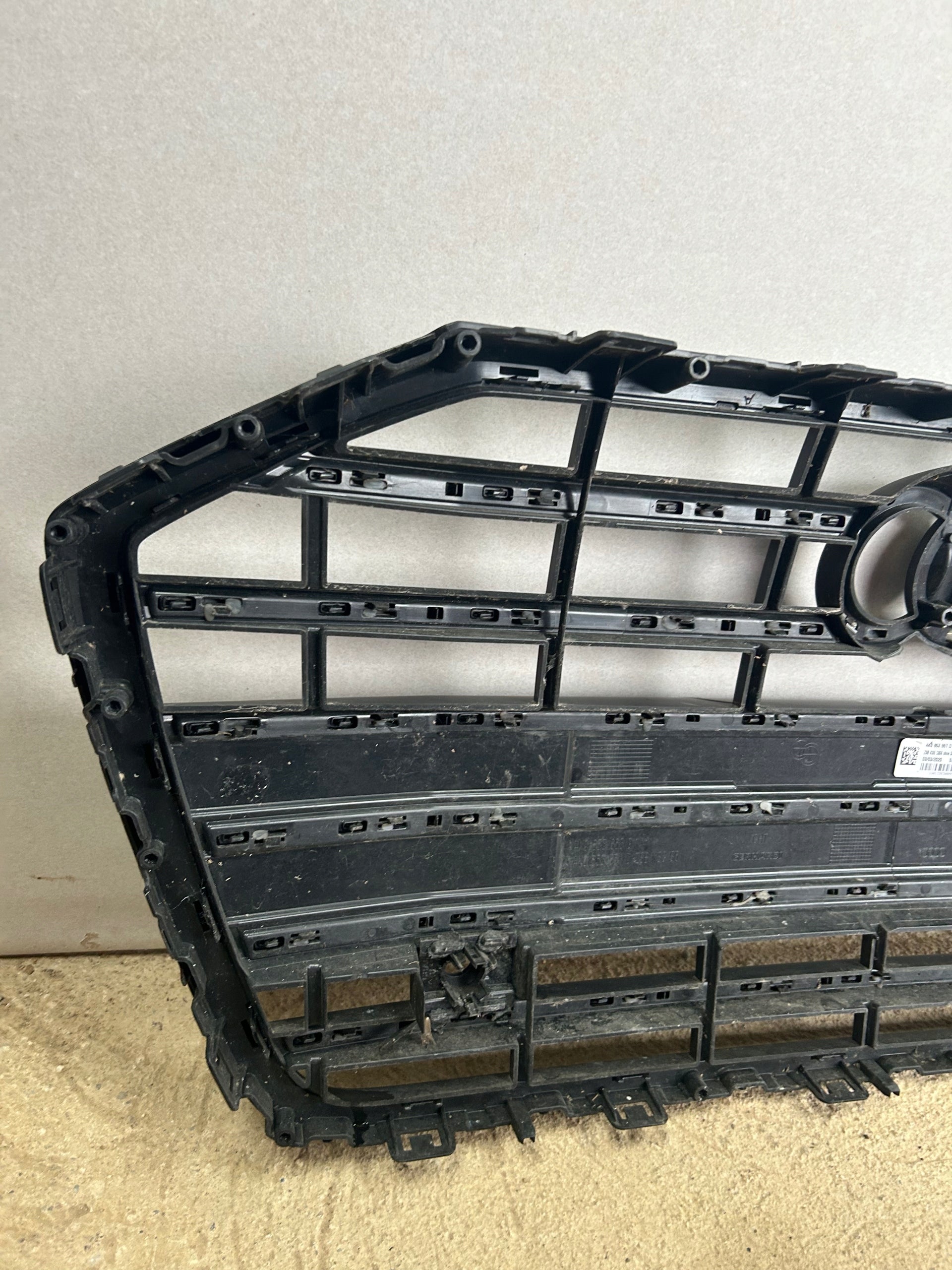 Kühlergrill Audi A6 C8 S6 4K FRONTGRILL 4K0853651D Kühlergitter