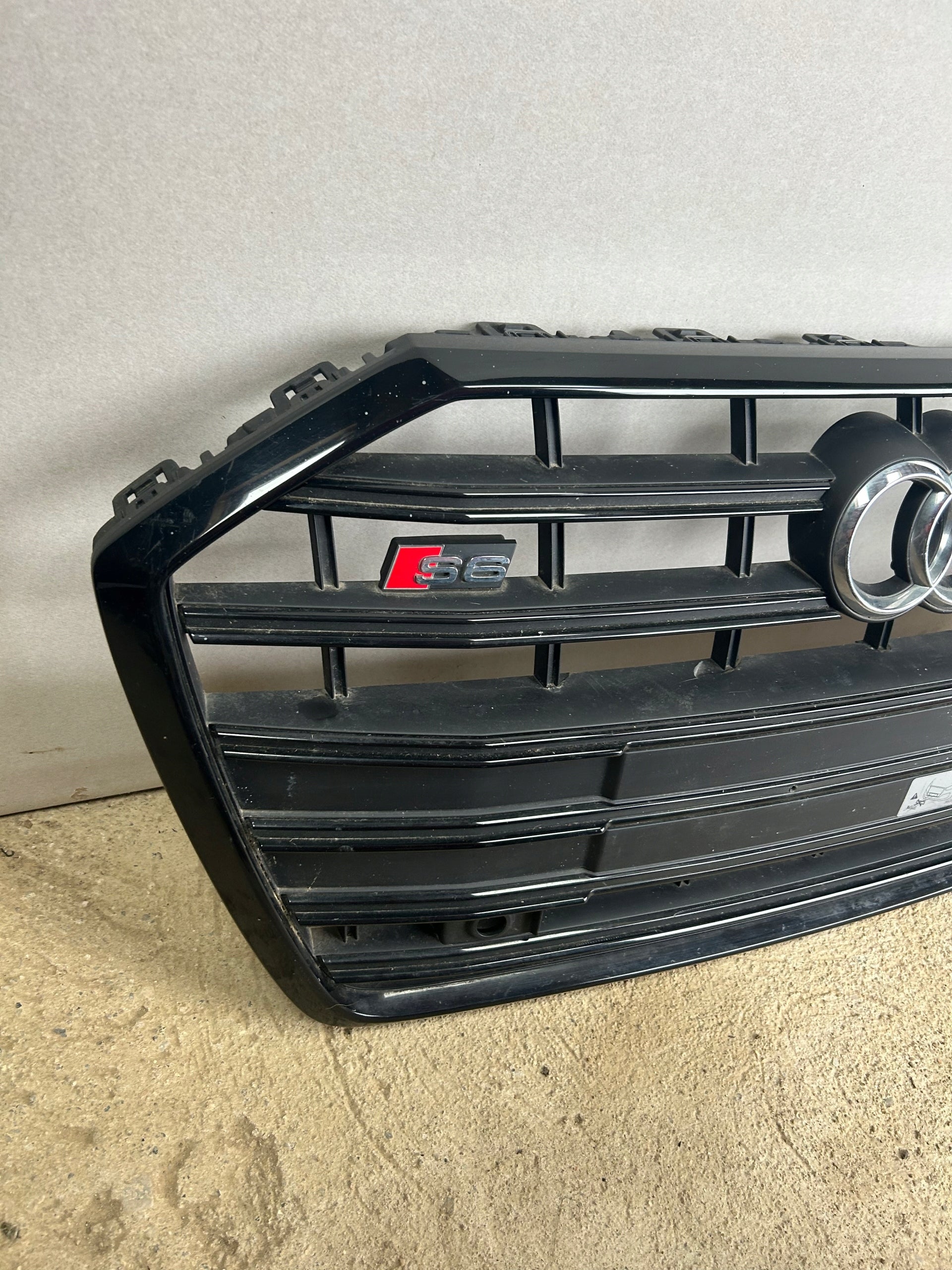 Kühlergrill Audi A6 C8 S6 4K FRONTGRILL 4K0853651D Kühlergitter