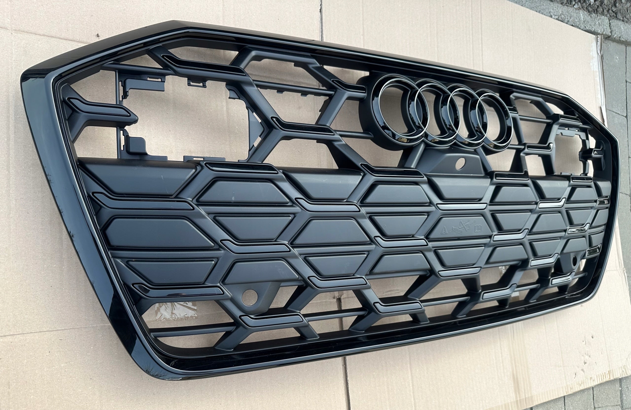 Kühlergrill Audi A6 C8 S6 4K FRONTGRILL 4k0853651TN Kühlergitter