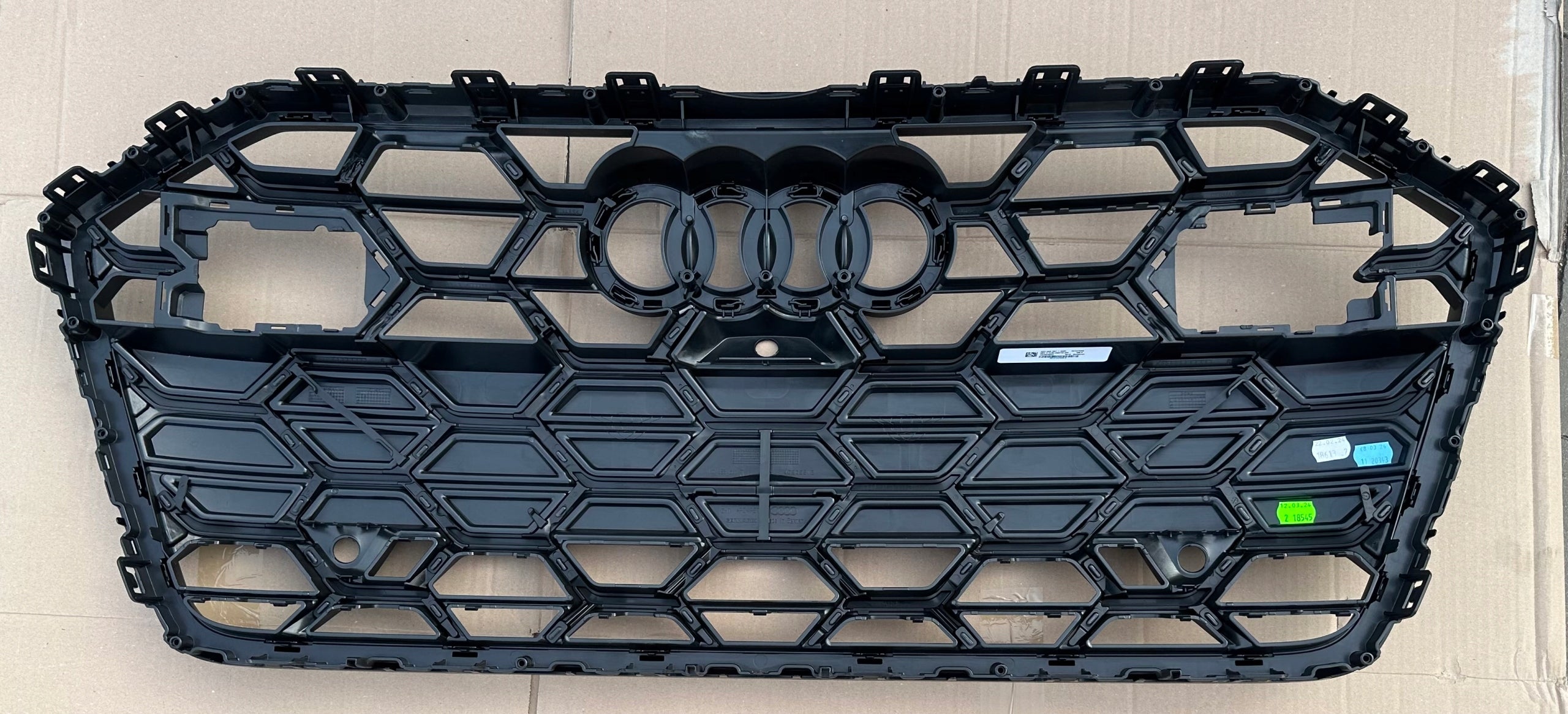 Kühlergrill Audi A6 C8 S6 4K FRONTGRILL 4k0853651TN Kühlergitter