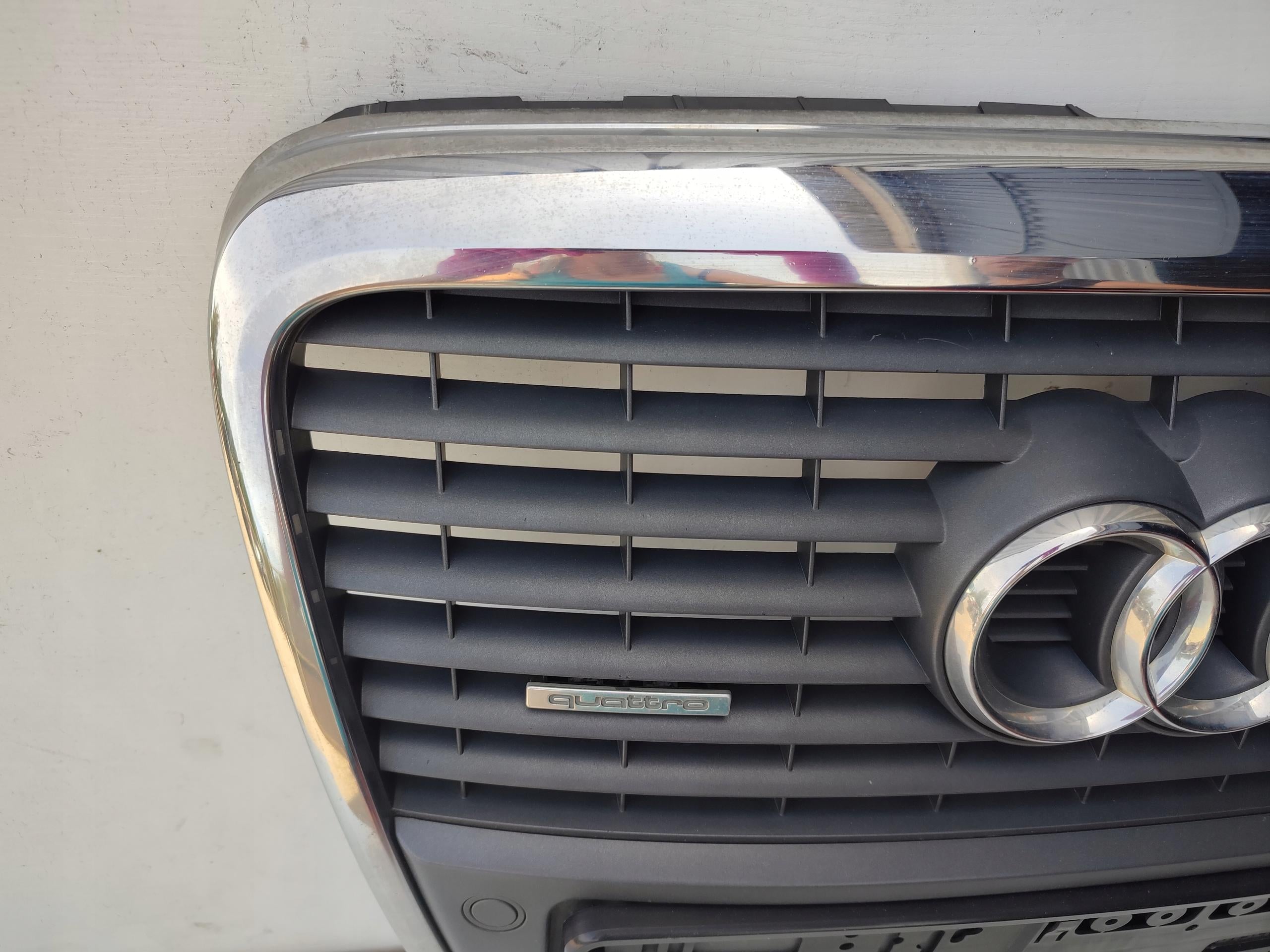 Kühlergrill Audi TT A6 C6 FRONTGRILL 4F0853651at Kühlergitter