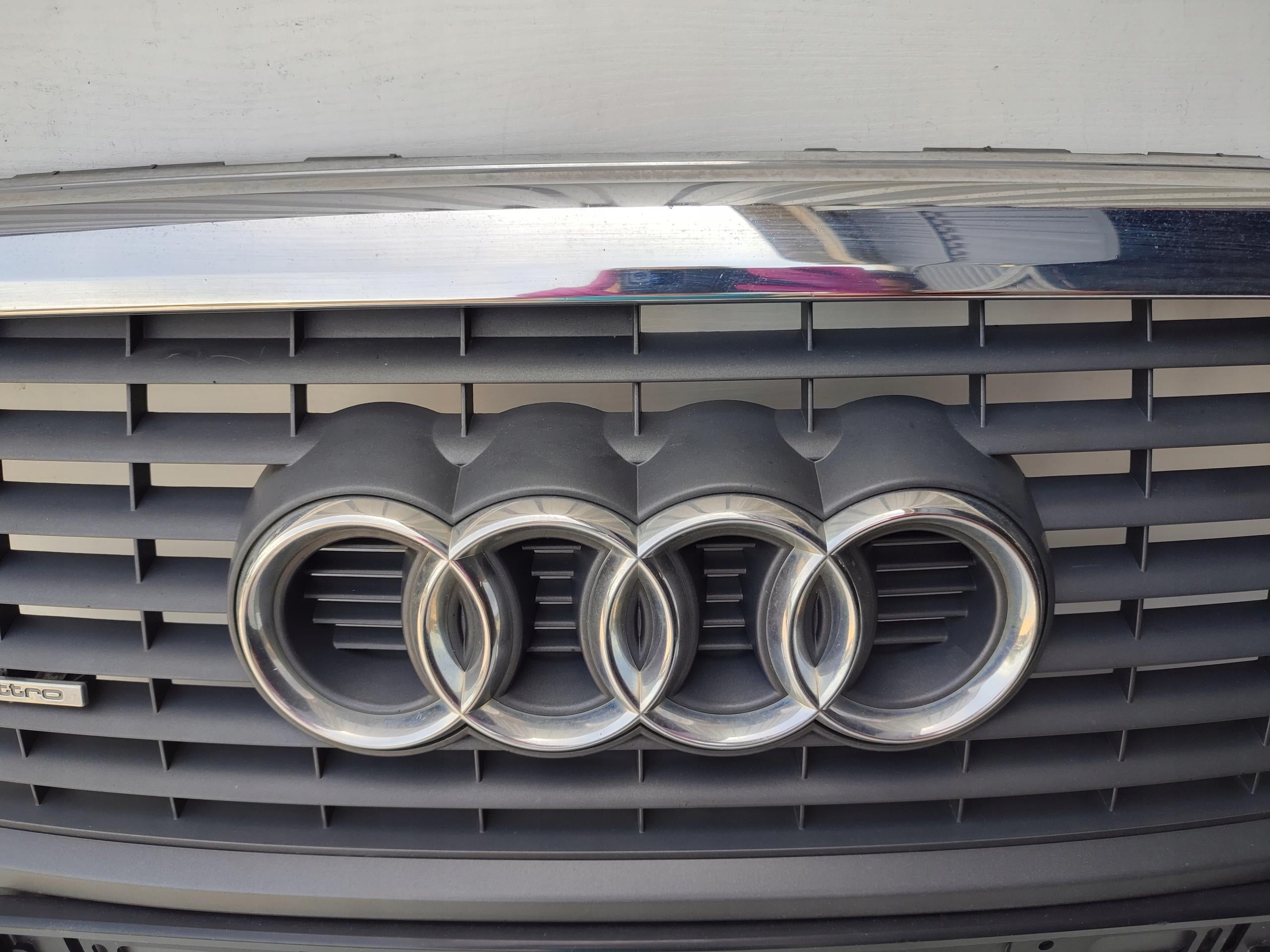 Kühlergrill Audi TT A6 C6 FRONTGRILL 4F0853651at Kühlergitter