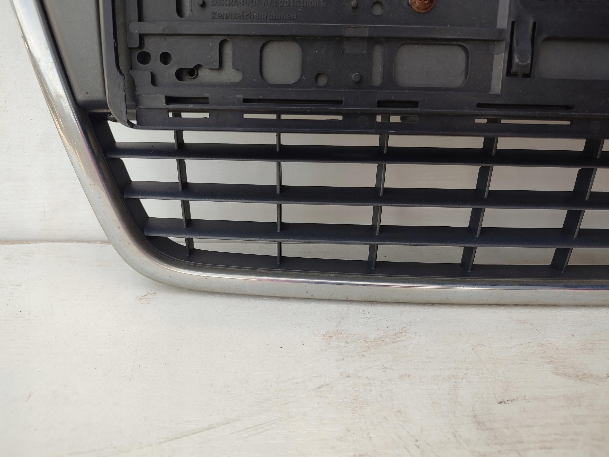 Kühlergrill Audi TT A6 C6 FRONTGRILL 4F0853651at Kühlergitter