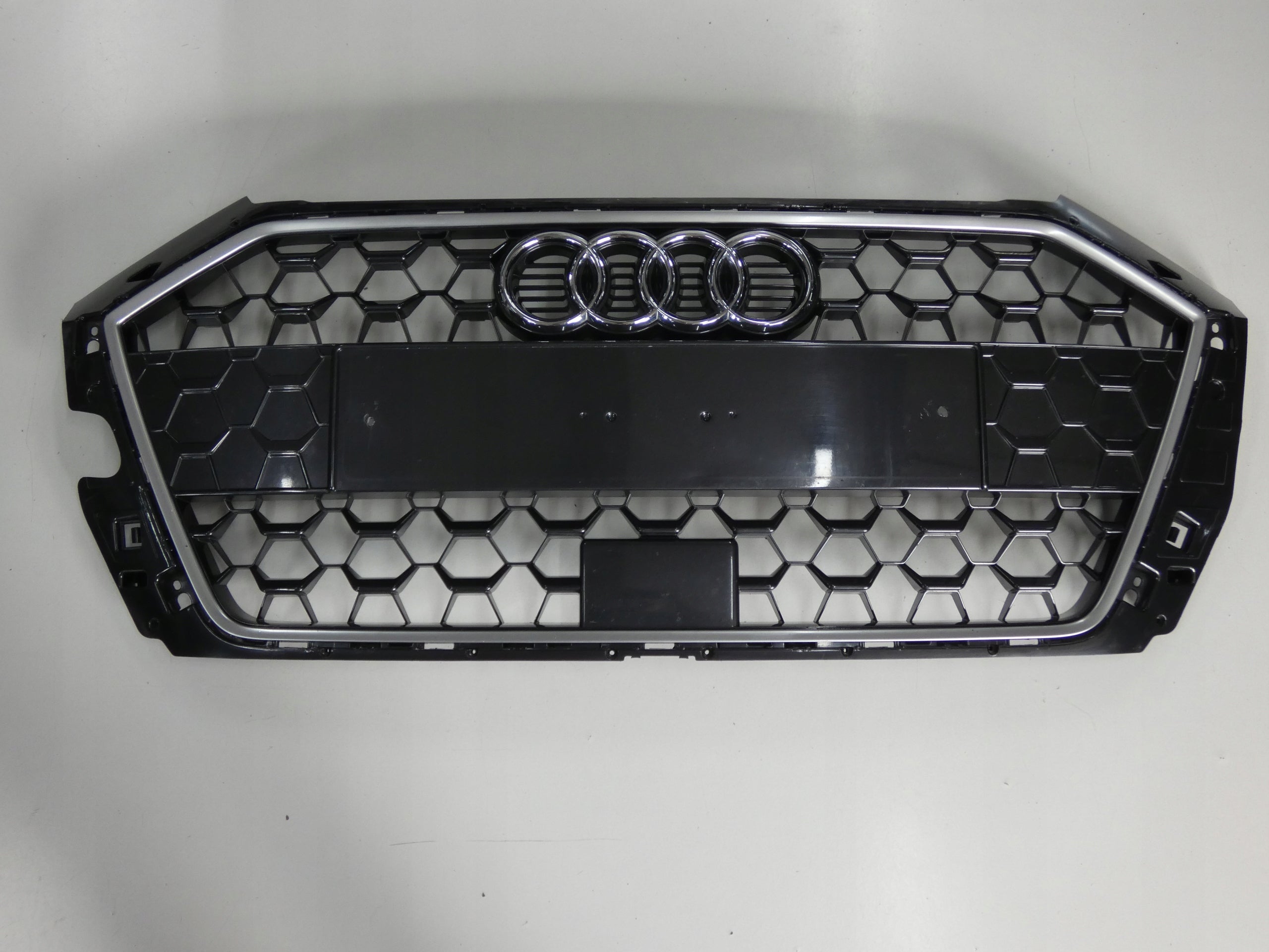  Kühlergrill Audi A8 A1 82A FRONTGRILL 82A853651B Kühlergitter product image