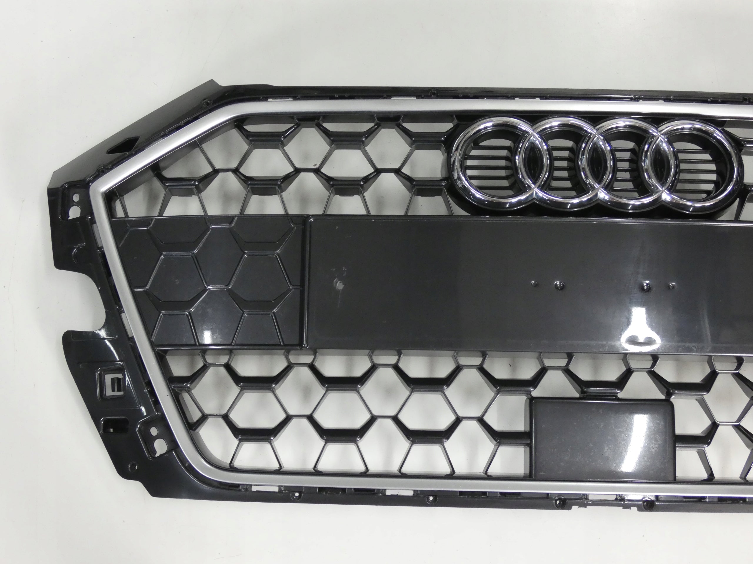 Kühlergrill Audi A8 A1 82A FRONTGRILL 82A853651B Kühlergitter