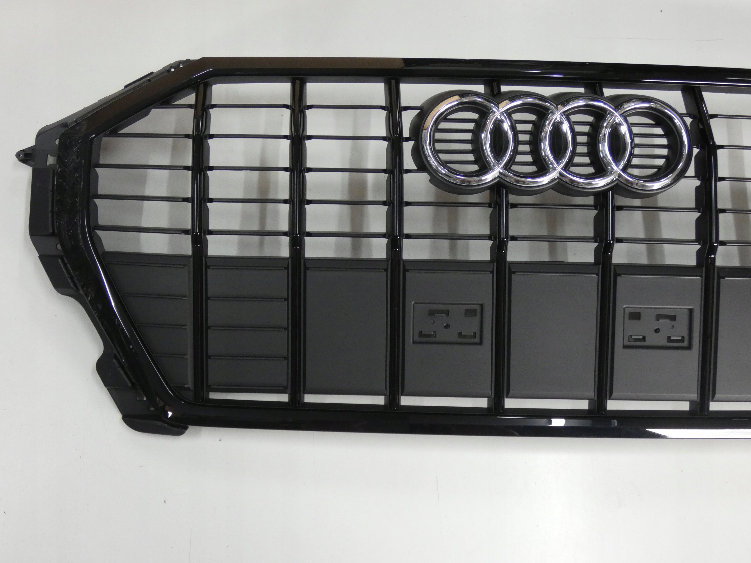 Kühlergrill Audi A8 Q3 83A FRONTGRILL 83A853651E Kühlergitter