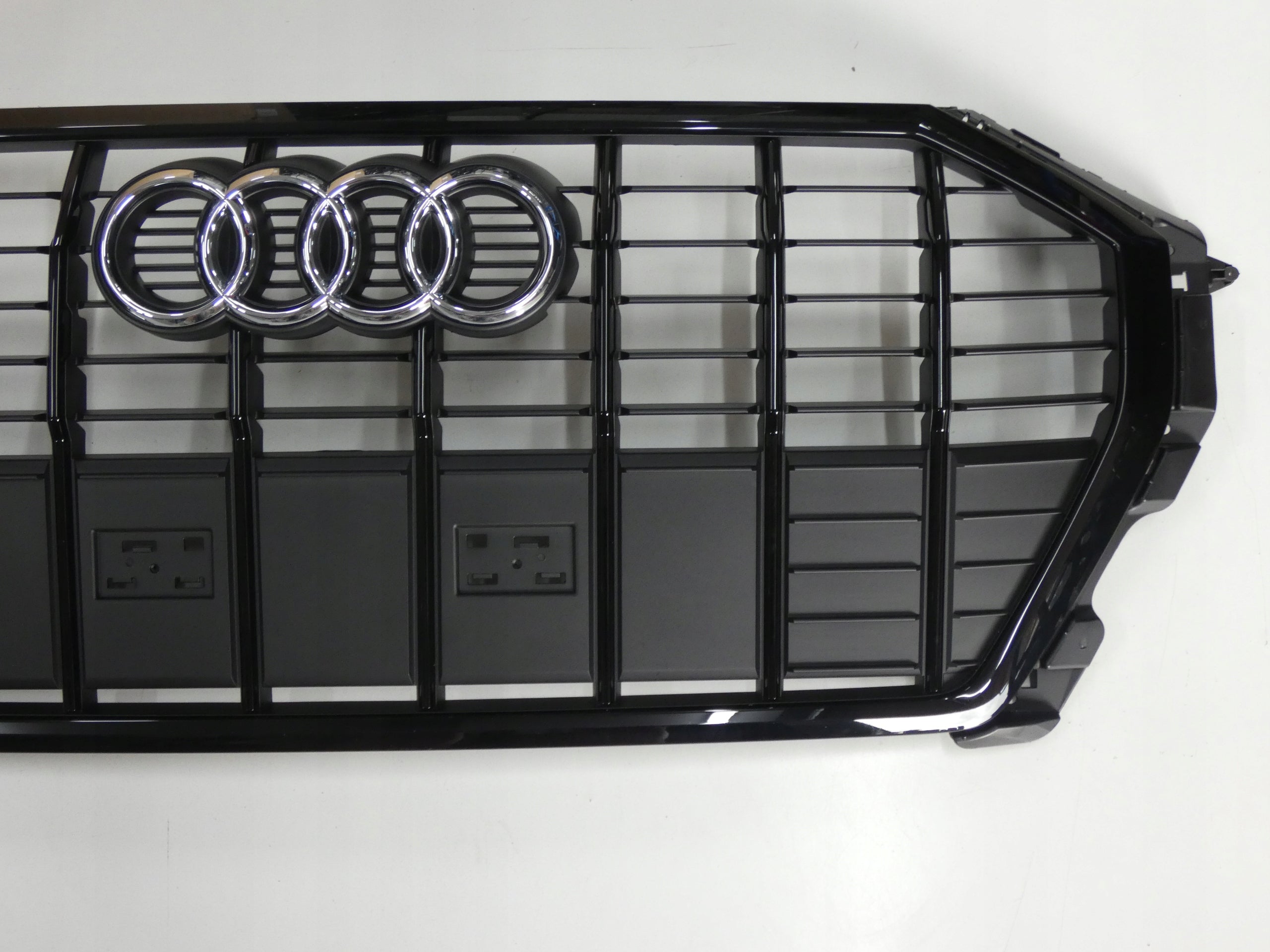 Kühlergrill Audi A8 Q3 83A FRONTGRILL 83A853651E Kühlergitter