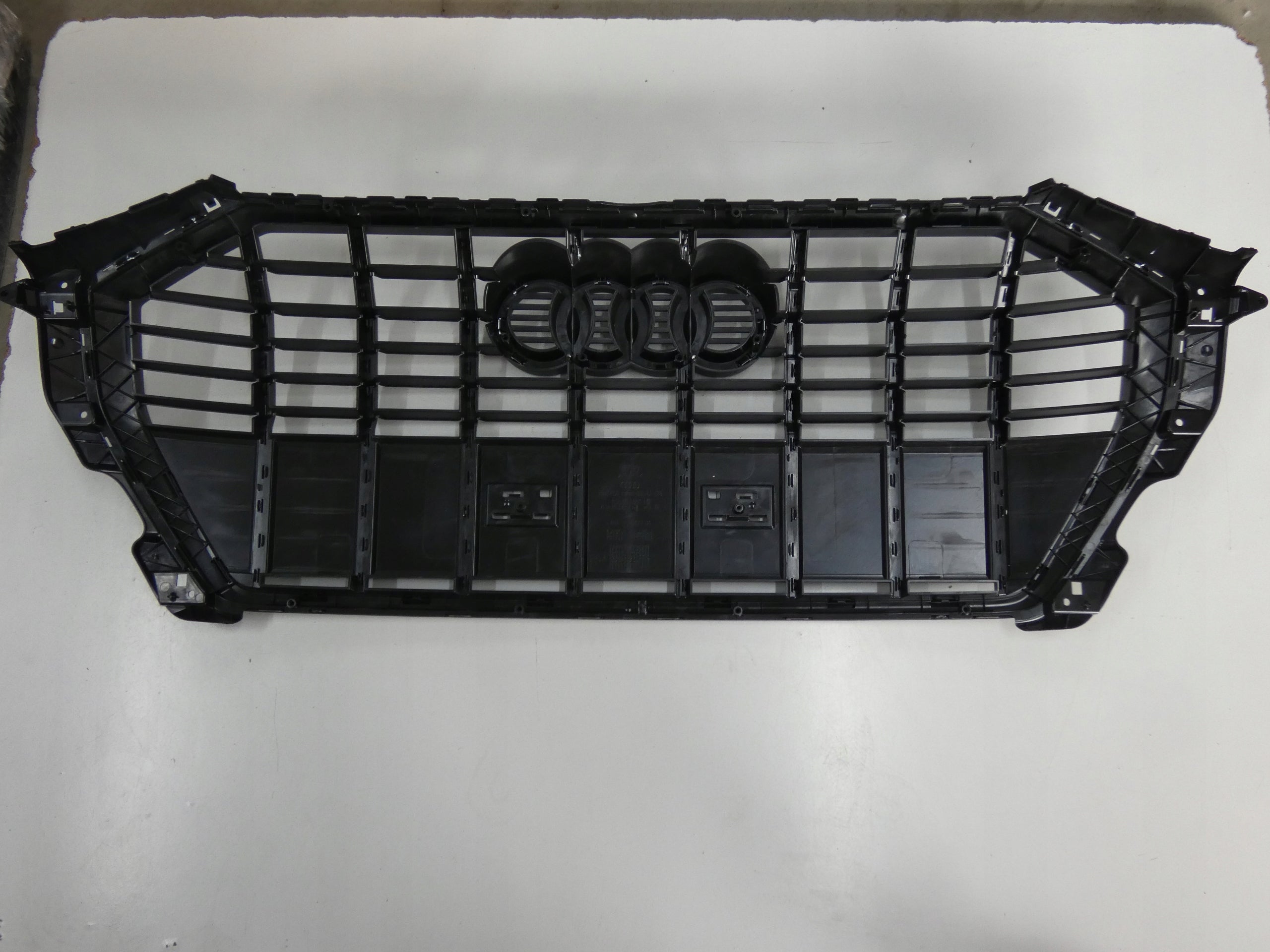 Kühlergrill Audi A8 Q3 83A FRONTGRILL 83A853651E Kühlergitter