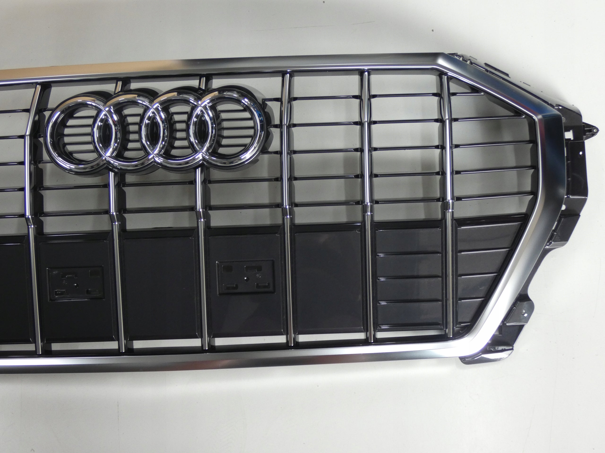 Kühlergrill Audi A8 Q3 83A FRONTGRILL 83A853651E Kühlergitter