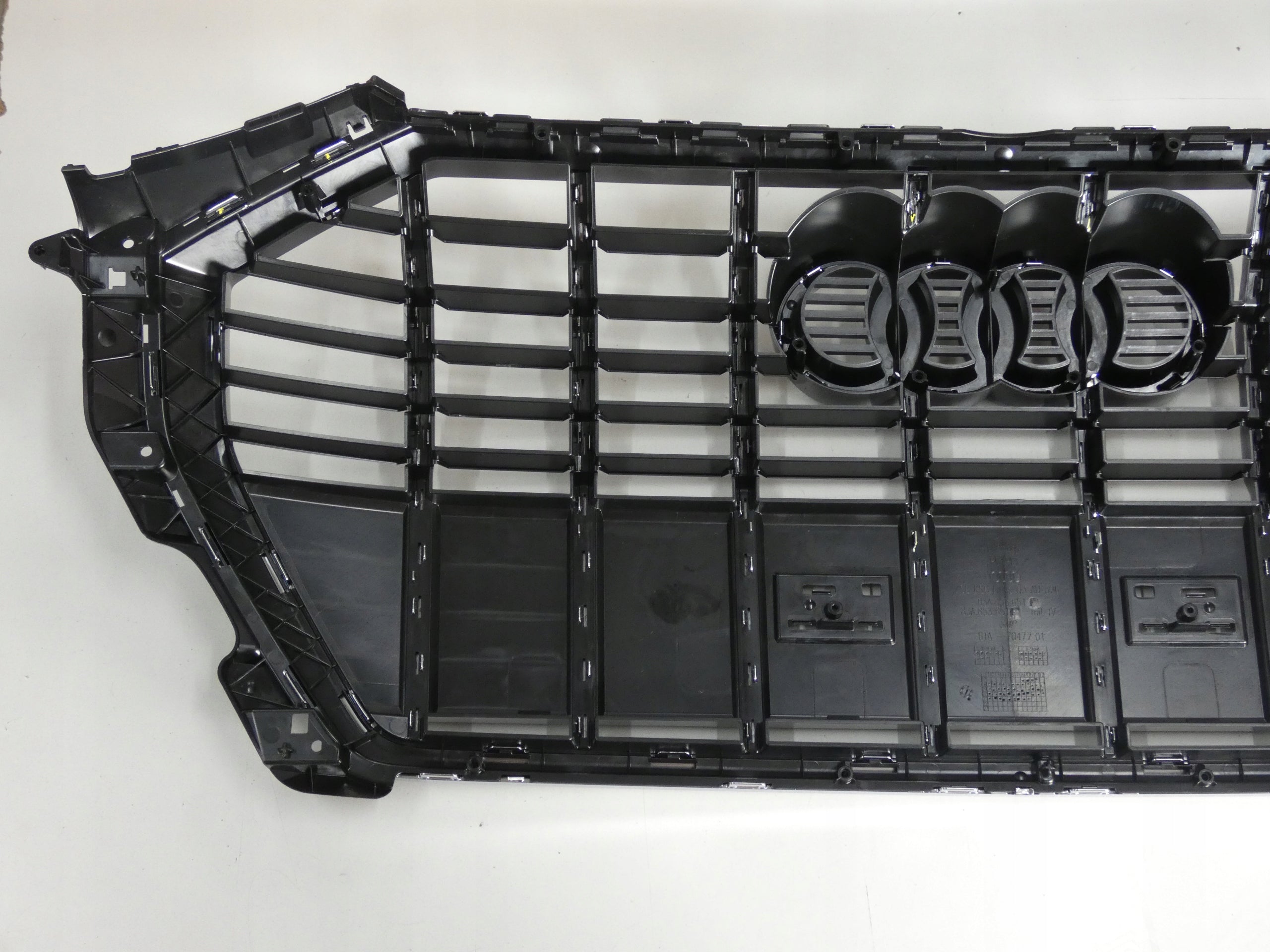 Kühlergrill Audi A8 Q3 83A FRONTGRILL 83A853651E Kühlergitter