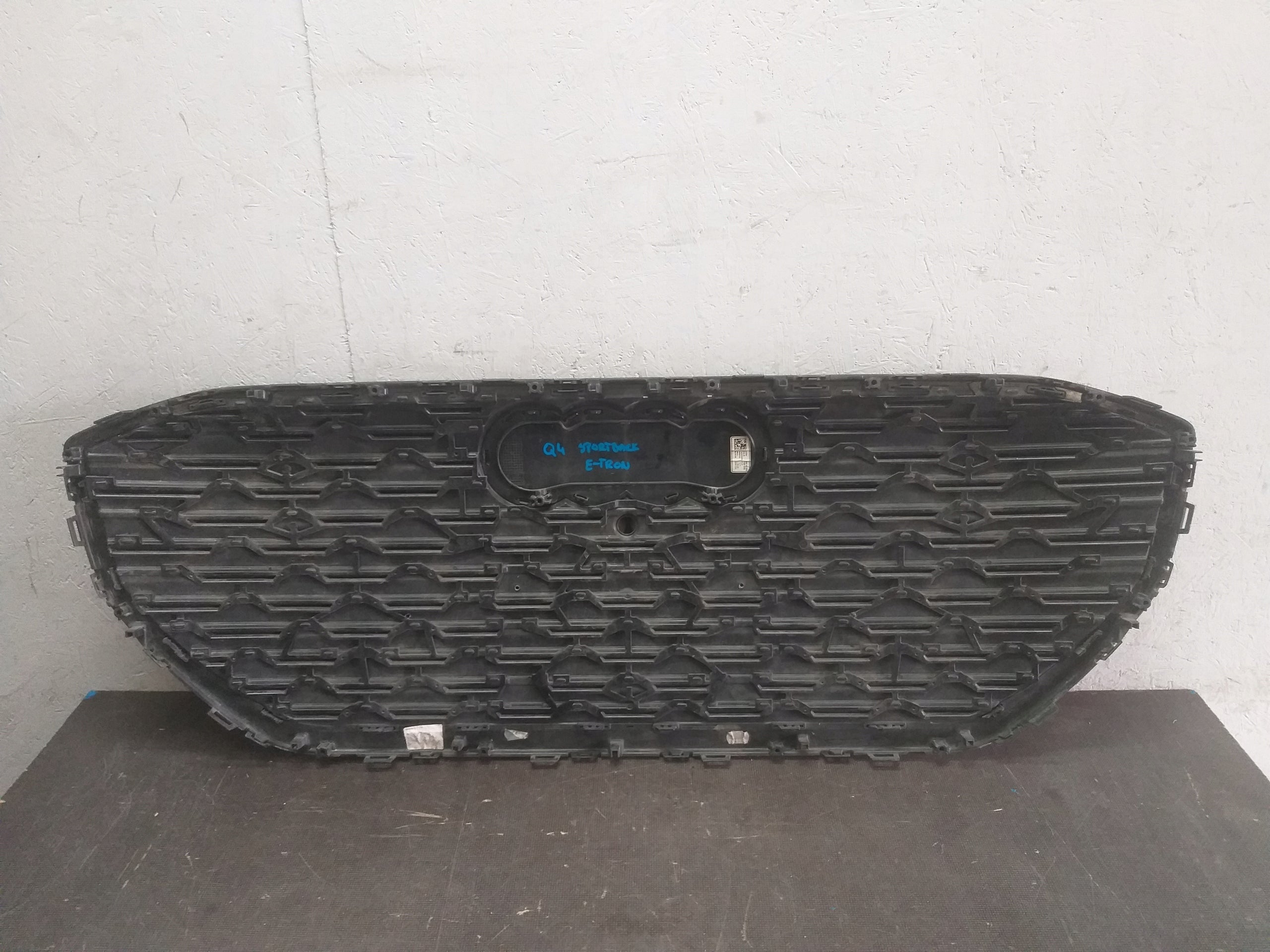 Kühlergrill Audi Q4 A8 E TRON FRONTGRILL 89A853651 Kühlergitter