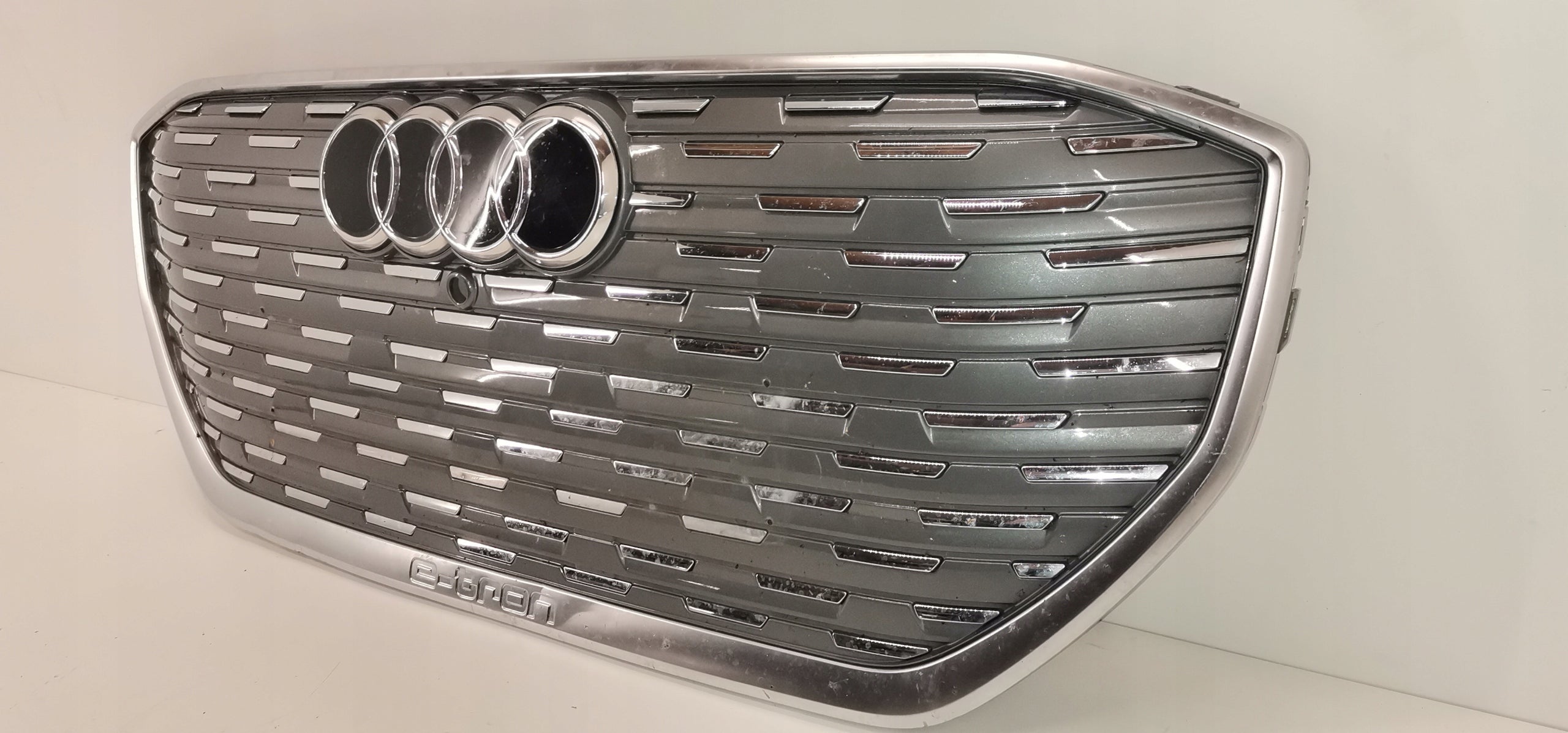 Kühlergrill Audi A8 Q4 E TRON FRONTGRILL 89A853651B8 Kühlergitter