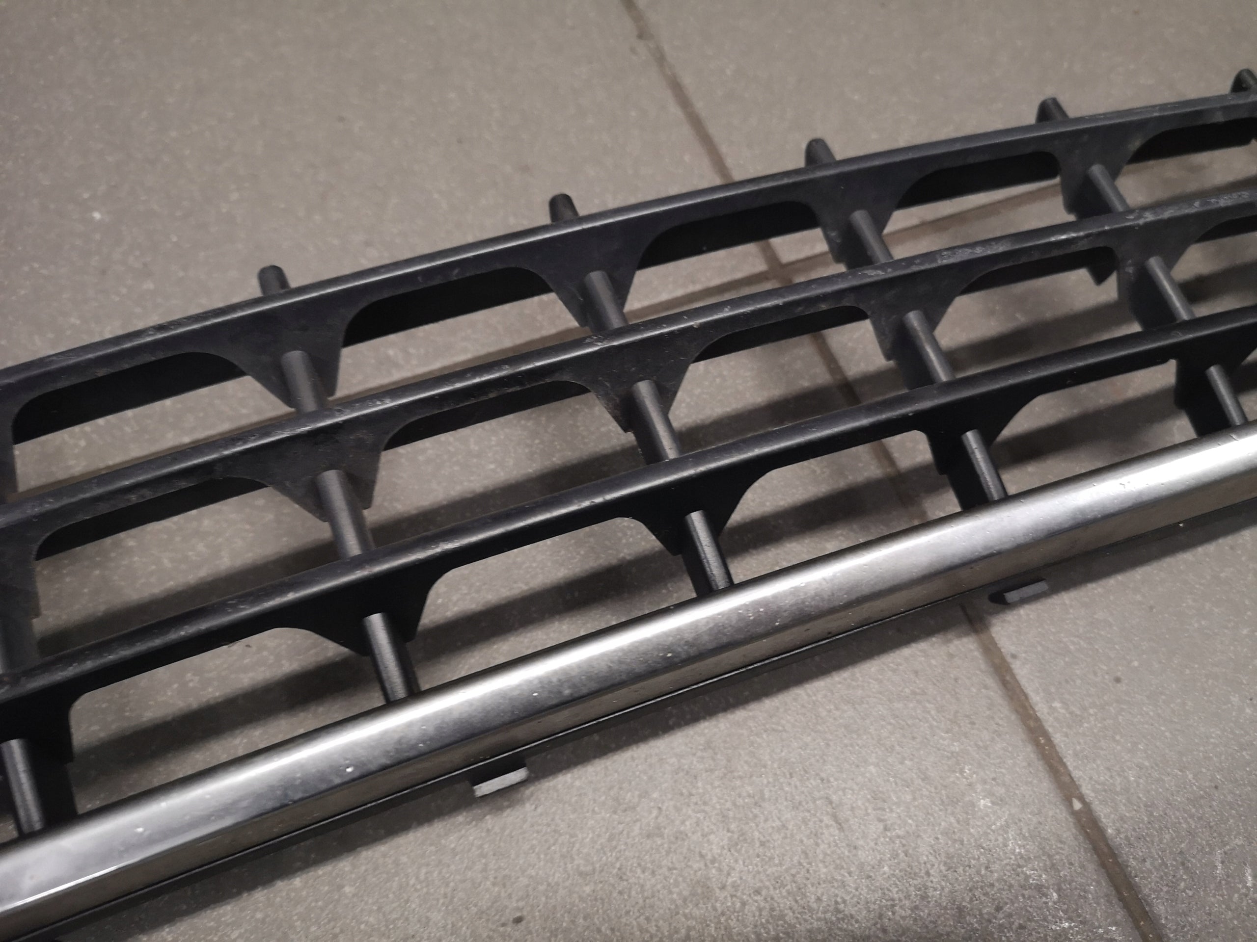 Kühlergrill Audi A8 D2 FRONTGRILL 4D0853667BG Kühlergitter