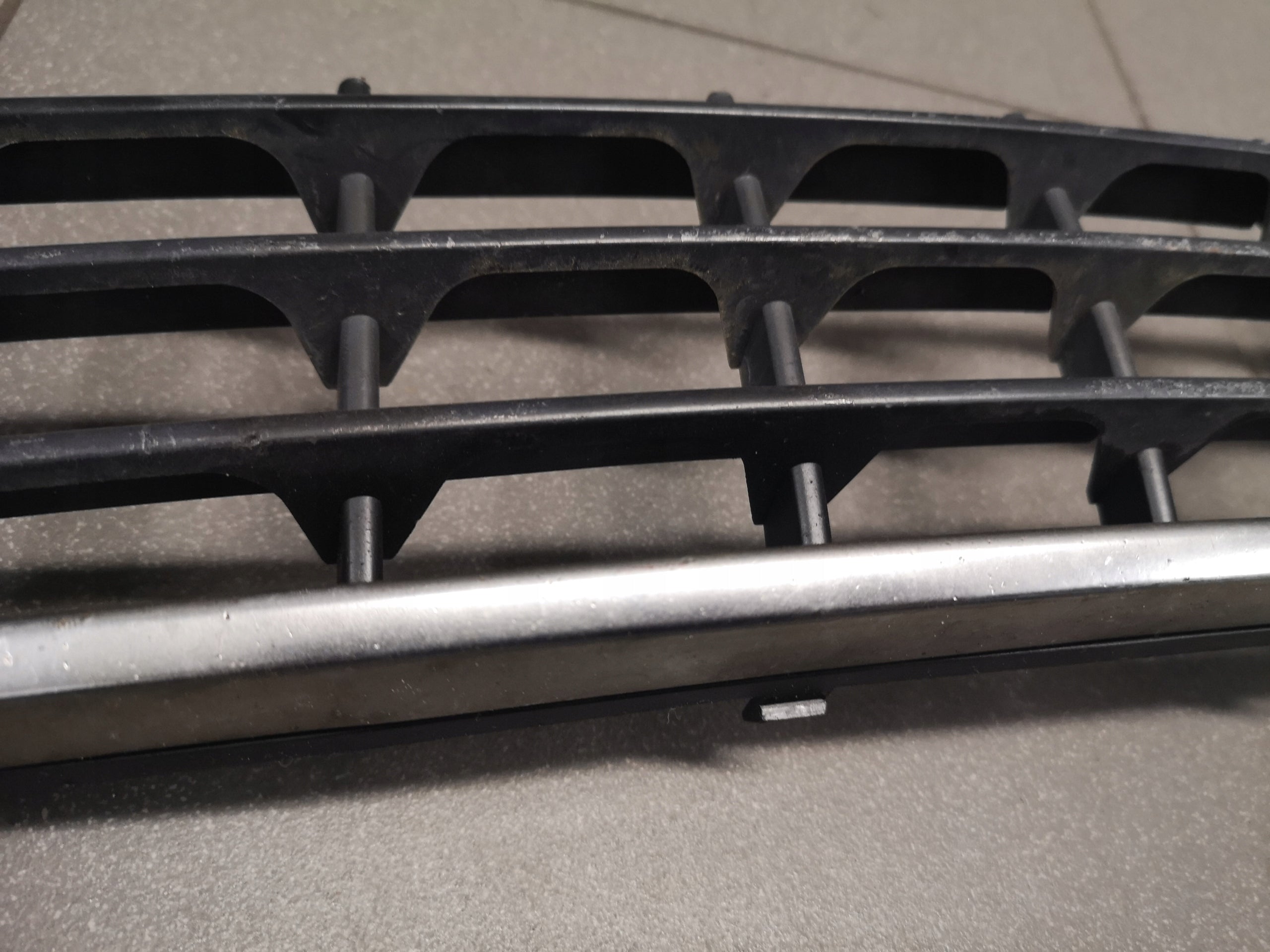 Kühlergrill Audi A8 D2 FRONTGRILL 4D0853667BG Kühlergitter