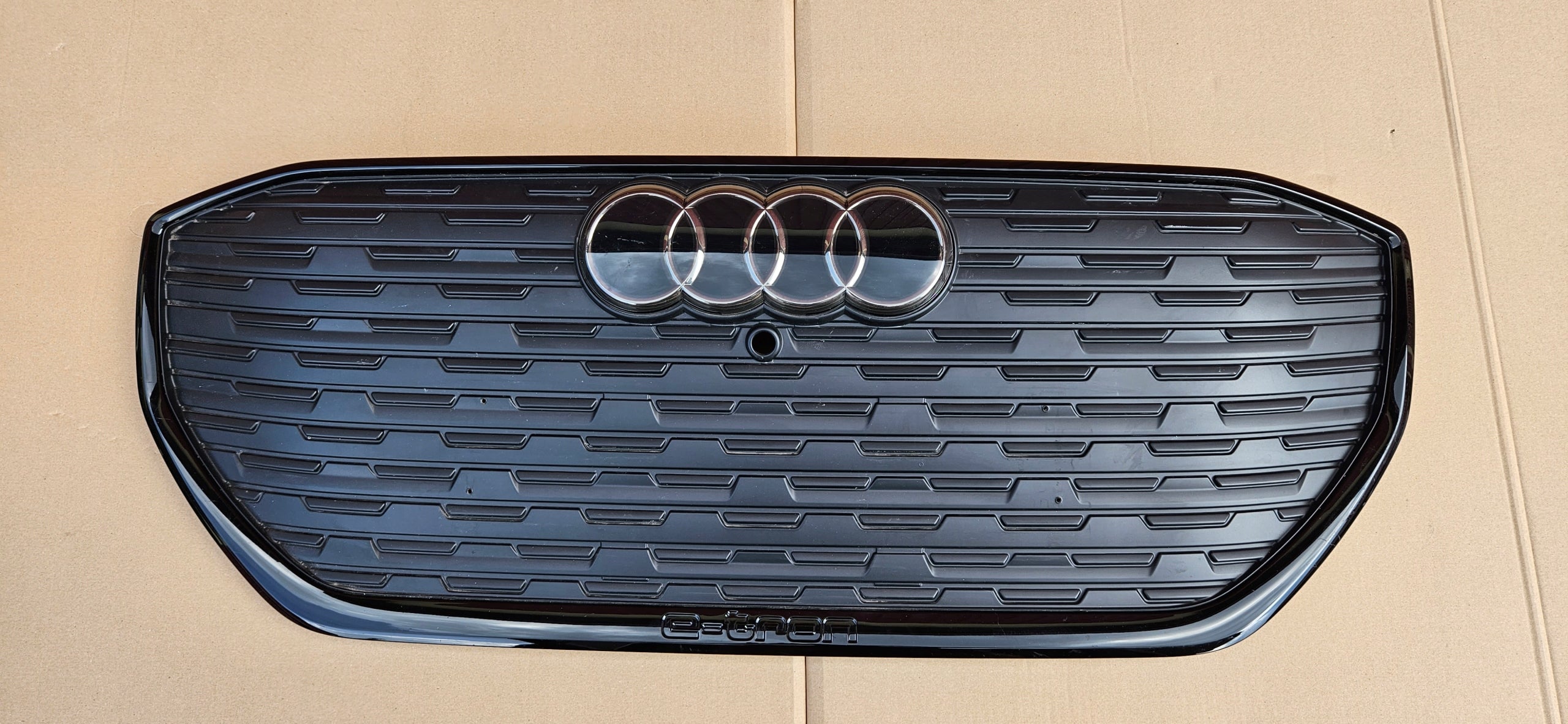 Kühlergrill Audi AM ETRON A8 Q4 FRONTGRILL 89A853653A8 Kühlergitter