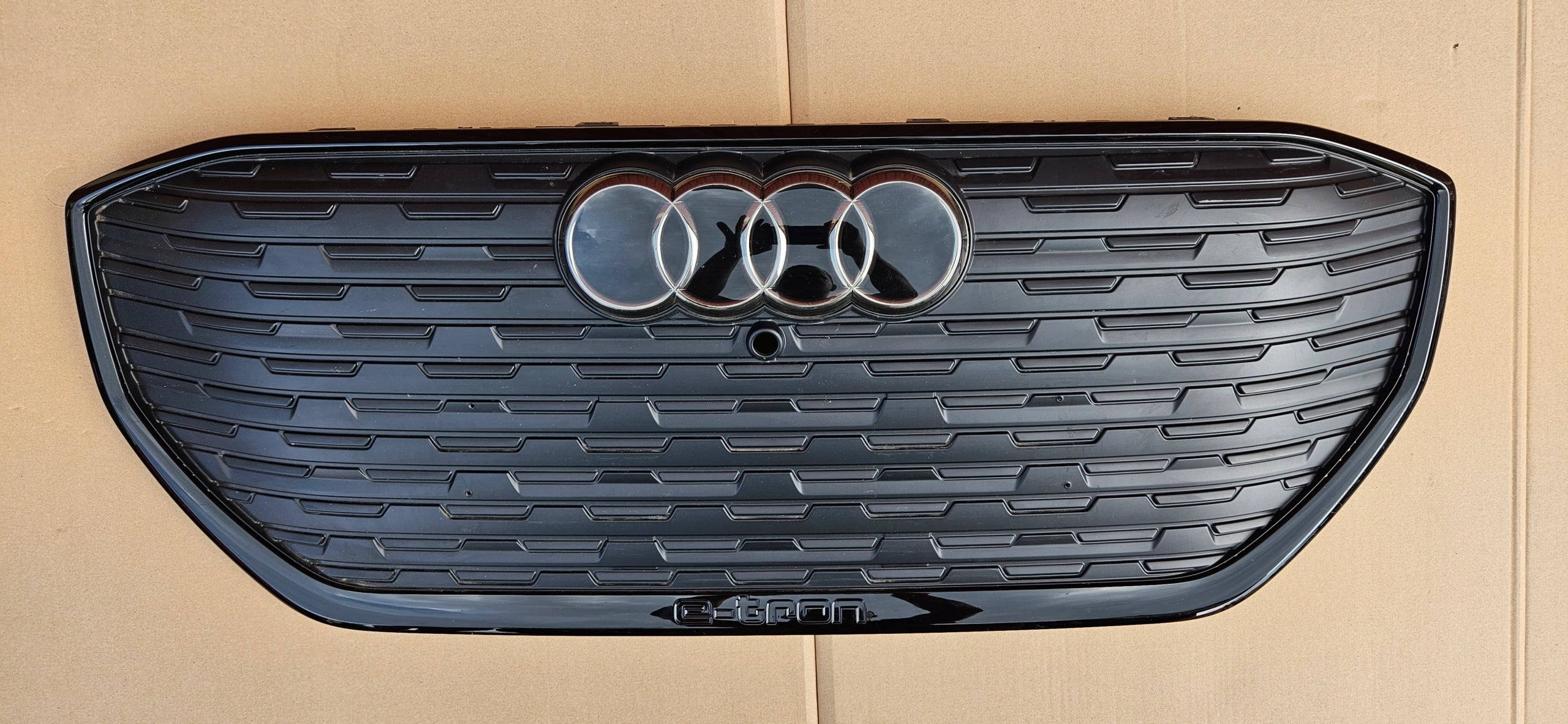 Kühlergrill Audi AM ETRON A8 Q4 FRONTGRILL 89A853653A8 Kühlergitter