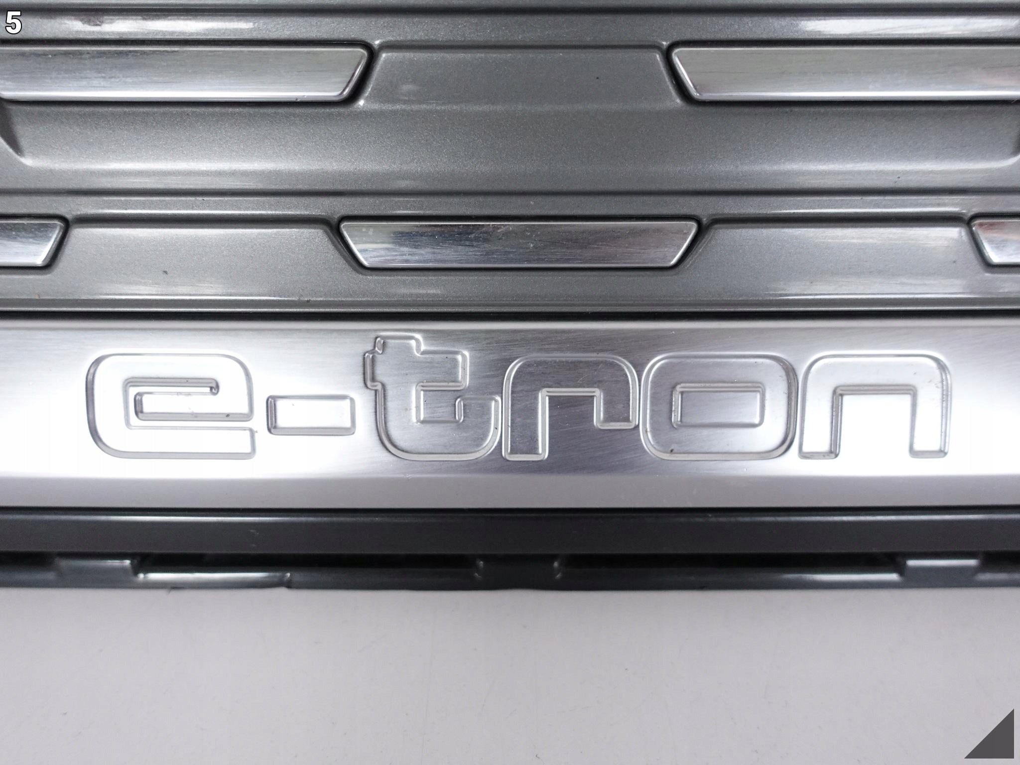 Kühlergrill Audi AM ETRON A8 Q4 FRONTGRILL 89A853651B8 Kühlergitter