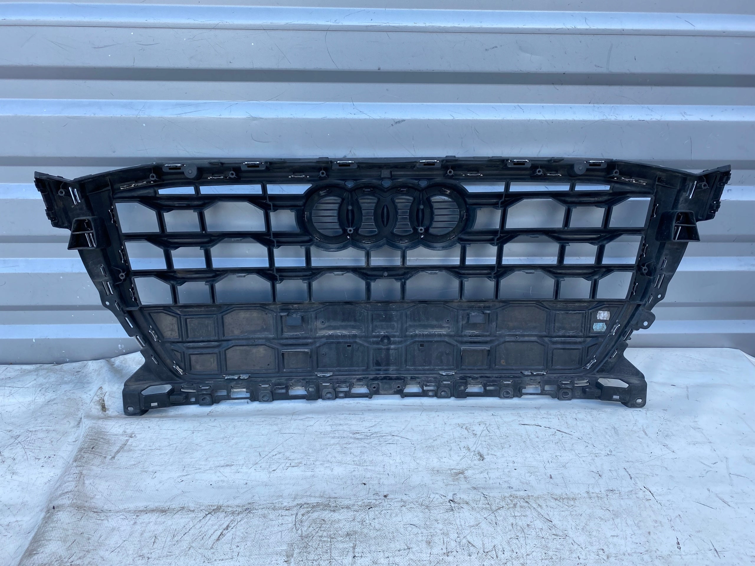 Kühlergrill Audi Q2 81A A8 FRONTGRILL 81A853651HA Kühlergitter