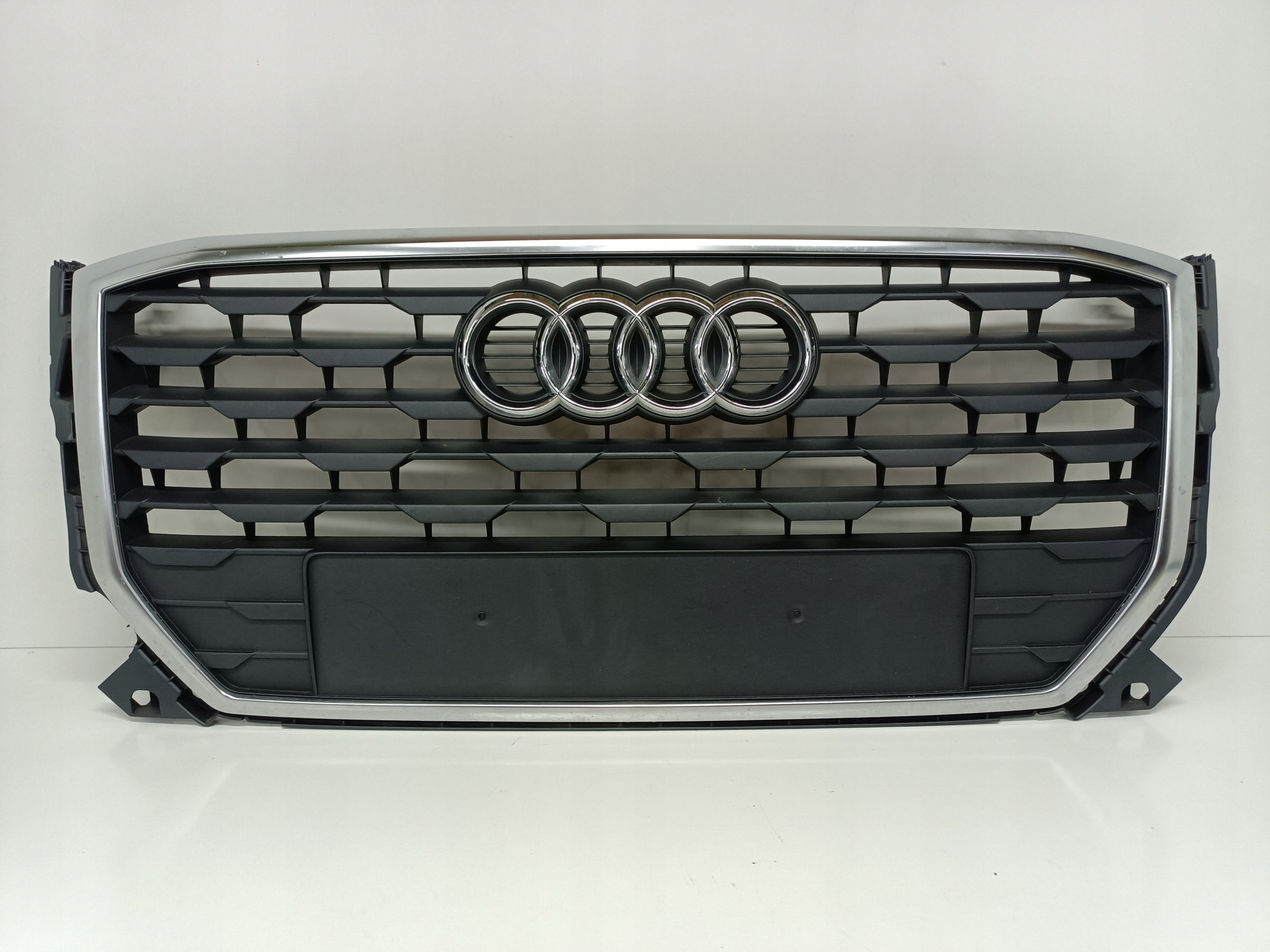  Kühlergrill Audi A8 Q2 FRONTGRILL 81A85365181 Kühlergitter product image