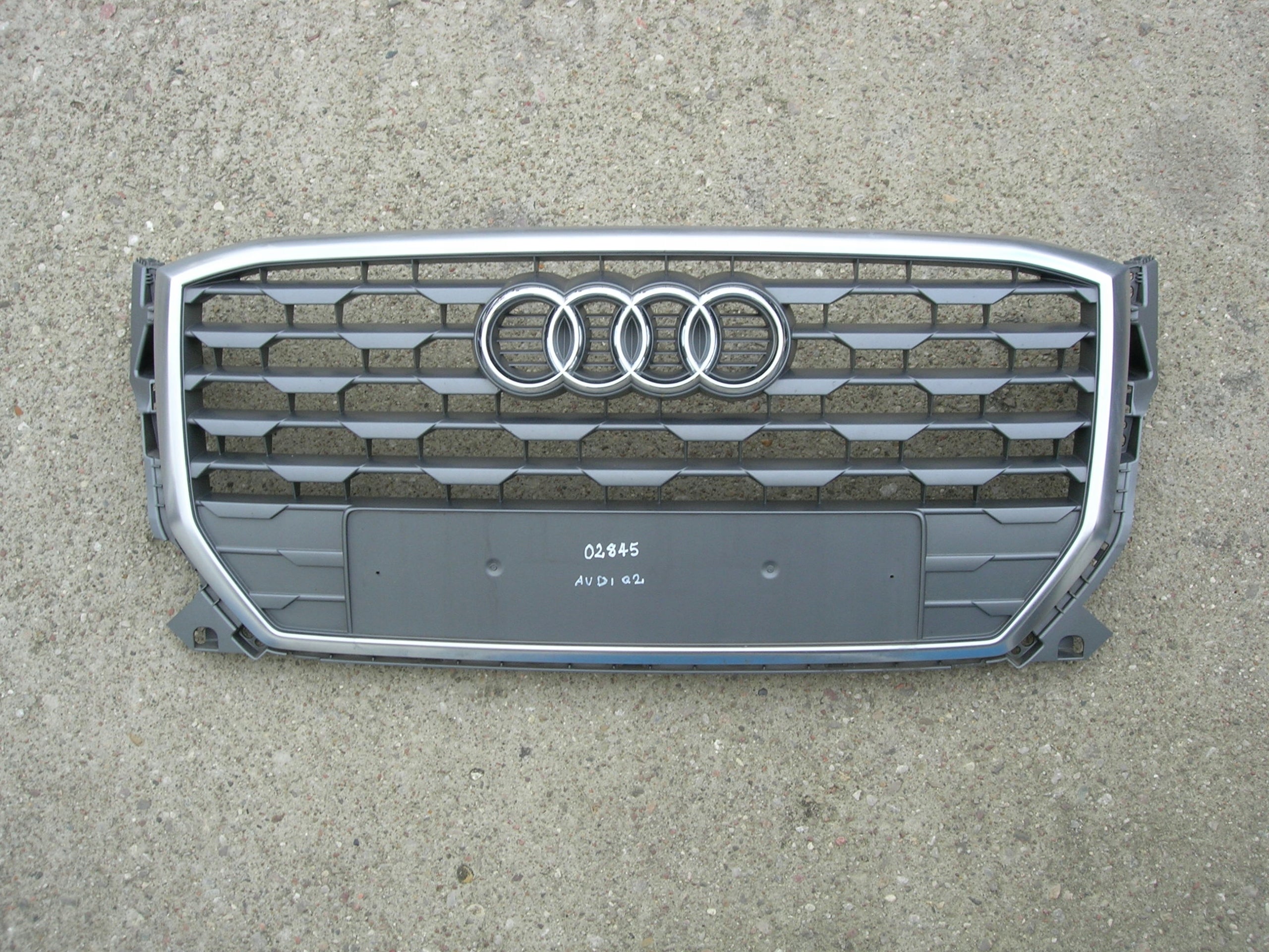  Grille de radiateur Audi Q2 81A A8 GRILLE AVANT 81A85365181 Grille de radiateur  product image