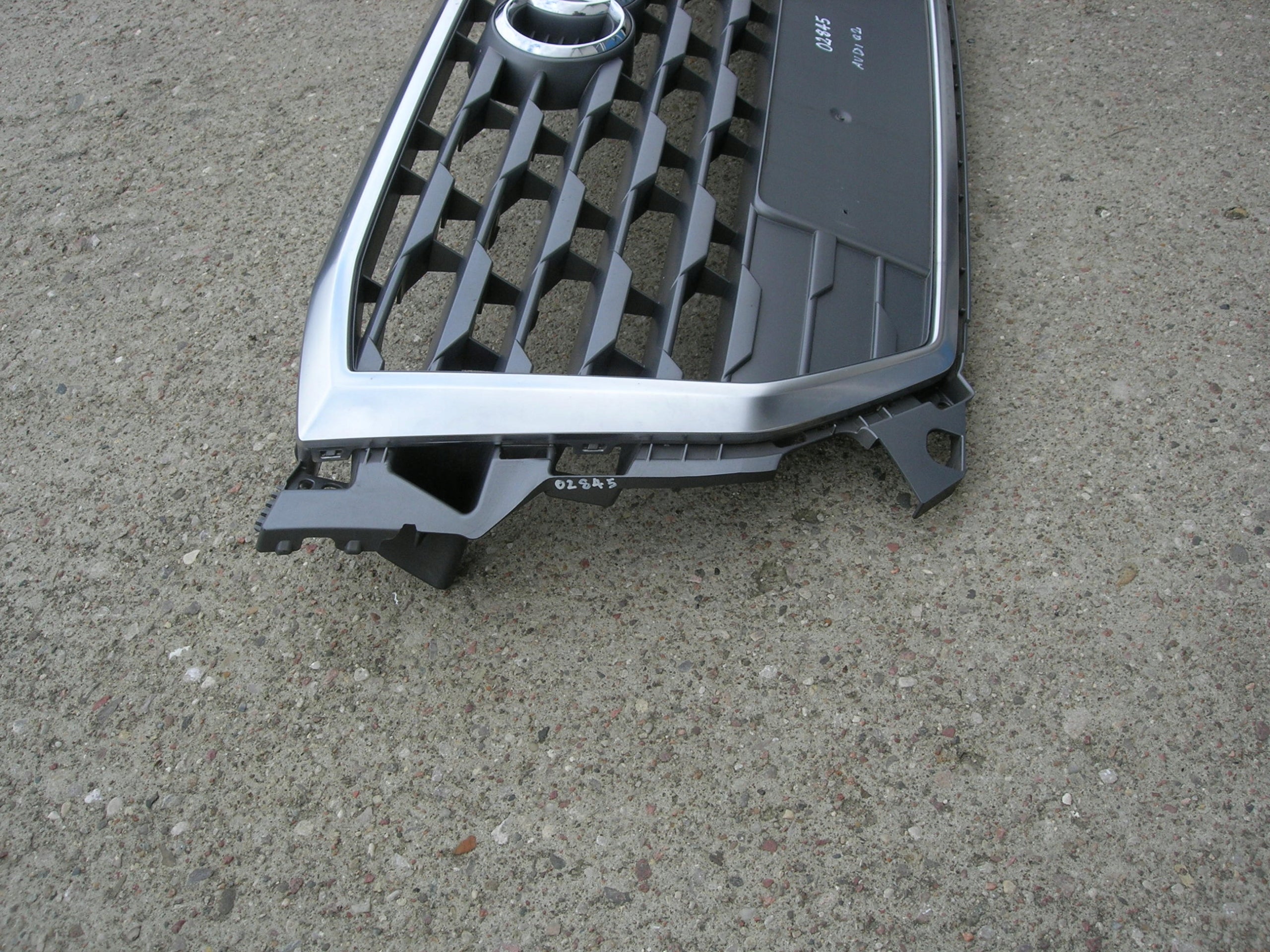 Kühlergrill Audi Q2 81A A8 FRONTGRILL 81A85365181 Kühlergitter