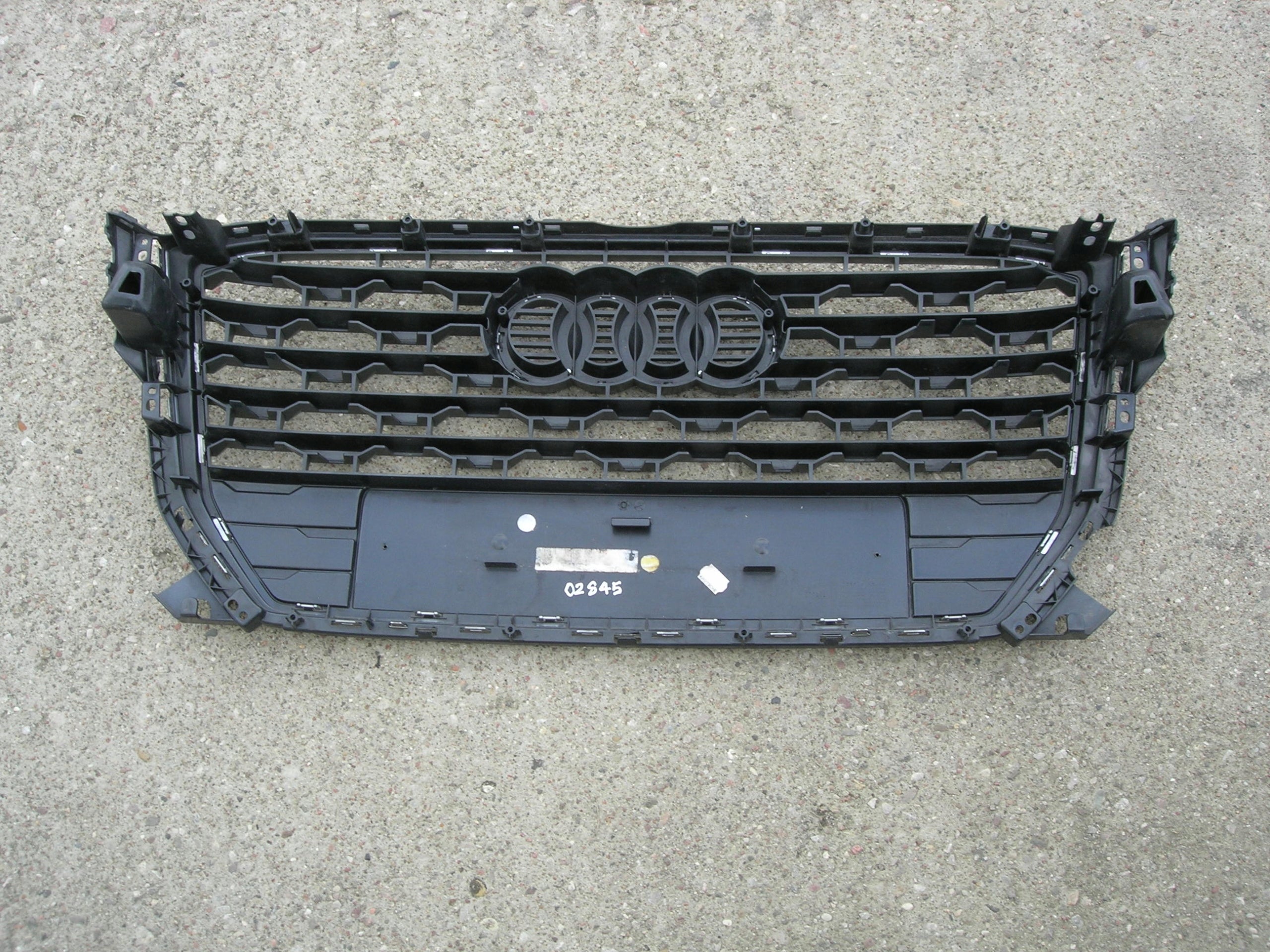 Kühlergrill Audi Q2 81A A8 FRONTGRILL 81A85365181 Kühlergitter