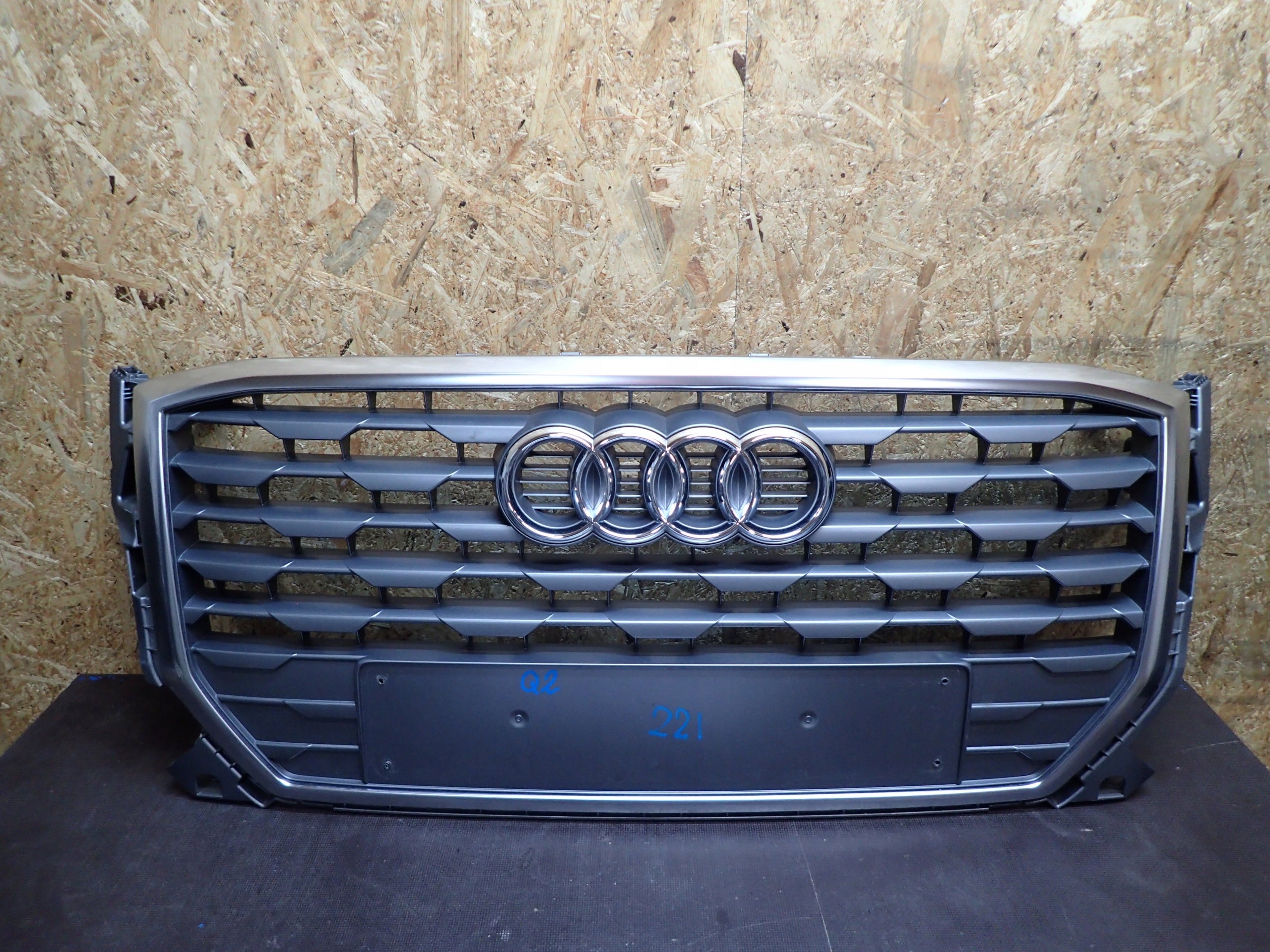 Kühlergrill Audi Q2 81A A8 FRONTGRILL 81A85365181 Kühlergitter