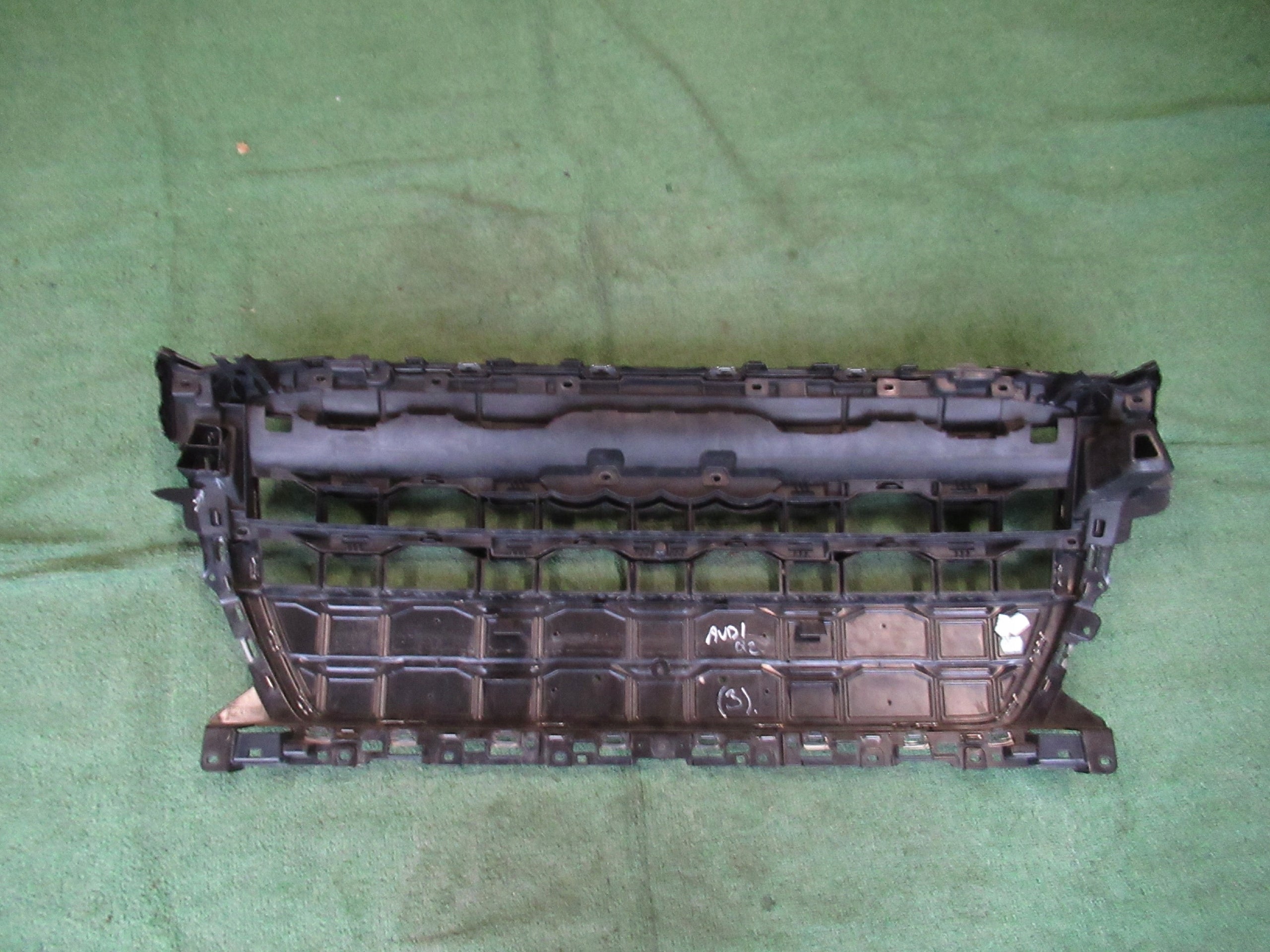 Kühlergrill Audi Q2 81A A8 FRONTGRILL 81A853651H8 Kühlergitter