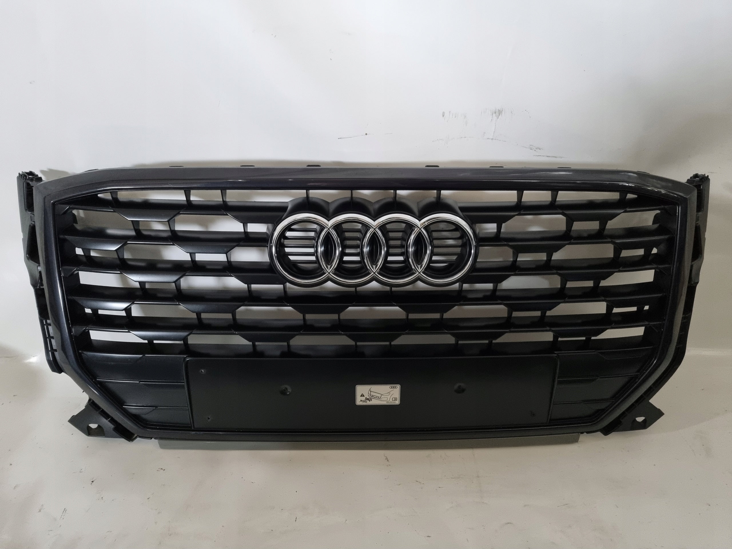 Kühlergrill Audi Q2 81A A8 FRONTGRILL 81a853651 Kühlergitter