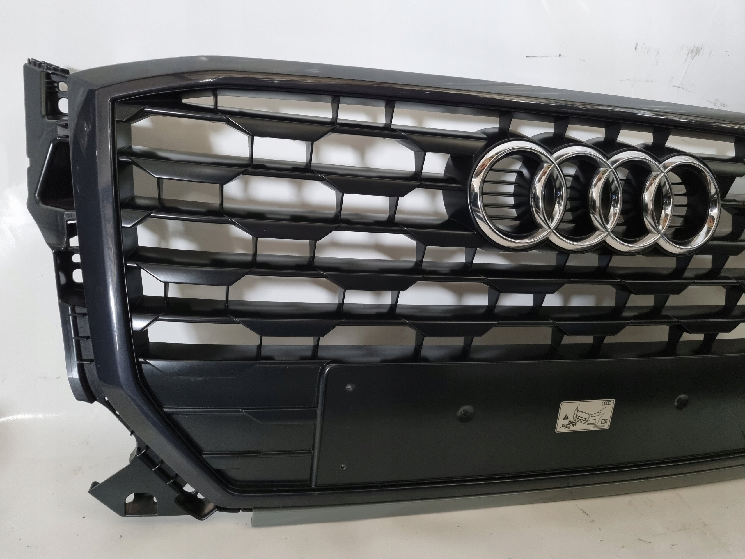 Kühlergrill Audi Q2 81A A8 FRONTGRILL 81a853651 Kühlergitter