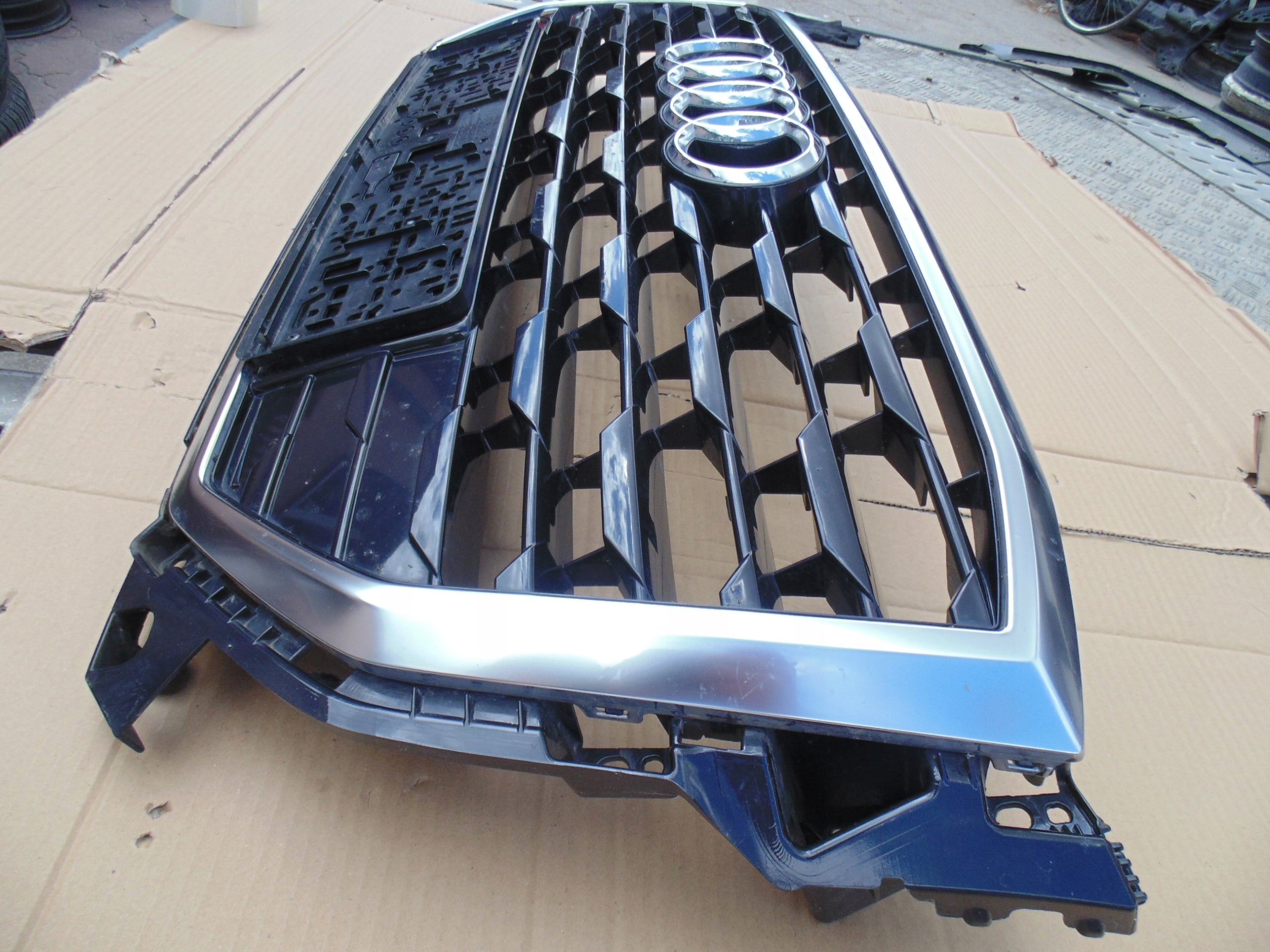 Kühlergrill Audi Q2 81A A8 FRONTGRILL 81A853651Au Kühlergitter