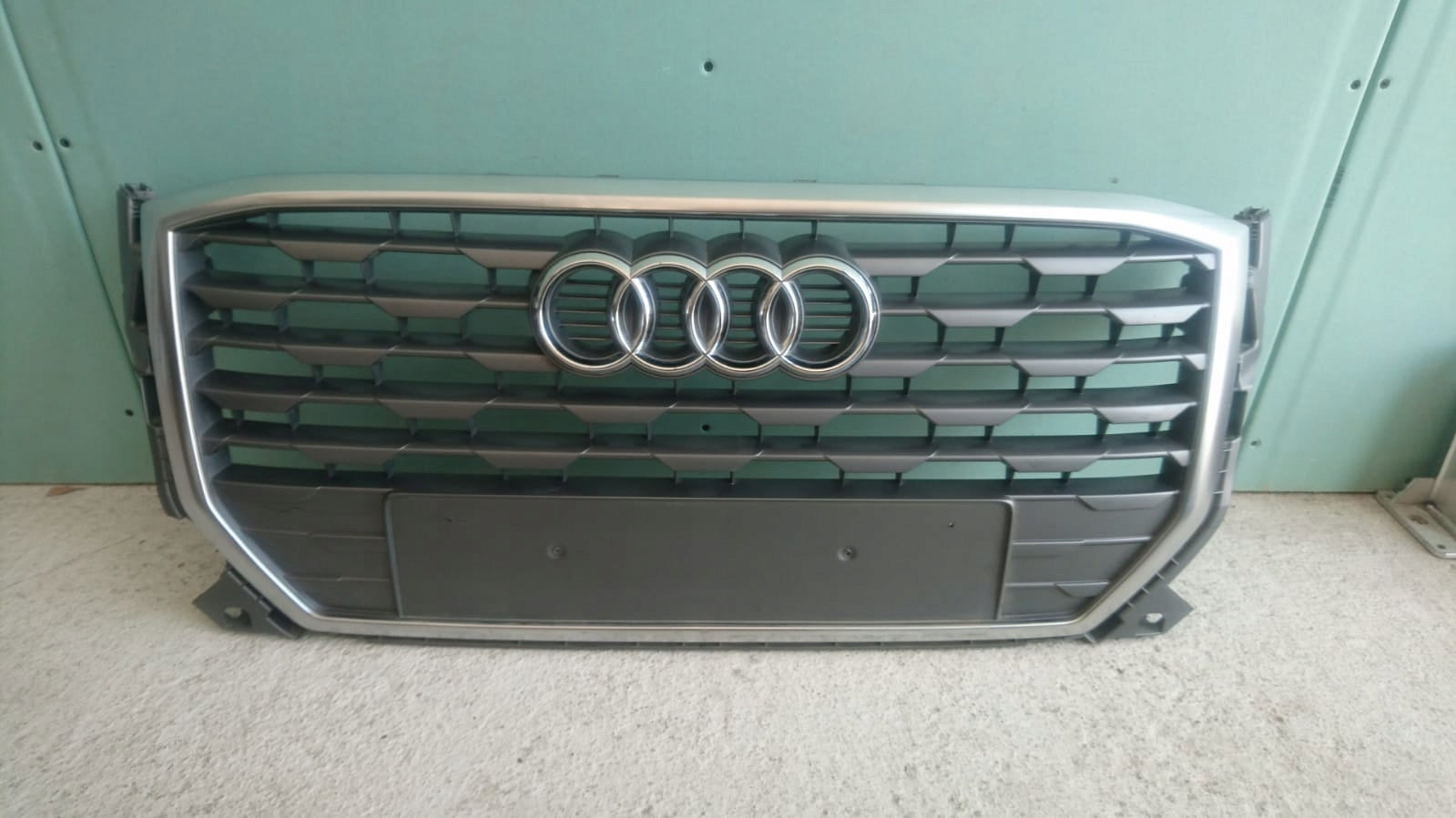  Grille de radiateur Audi Q2 81A A8 GRILLE AVANT 83A853651 Grille de radiateur product image