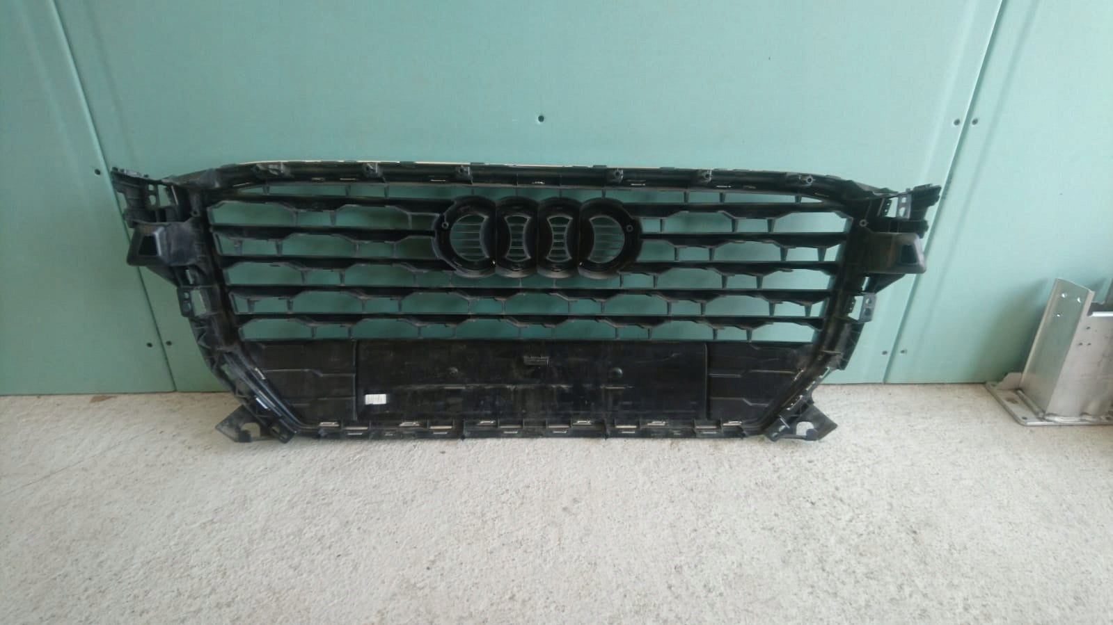 Kühlergrill Audi Q2 81A A8 FRONTGRILL 83A853651 Kühlergitter