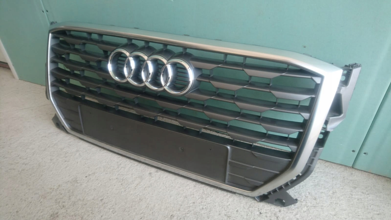 Kühlergrill Audi Q2 81A A8 FRONTGRILL 83A853651 Kühlergitter