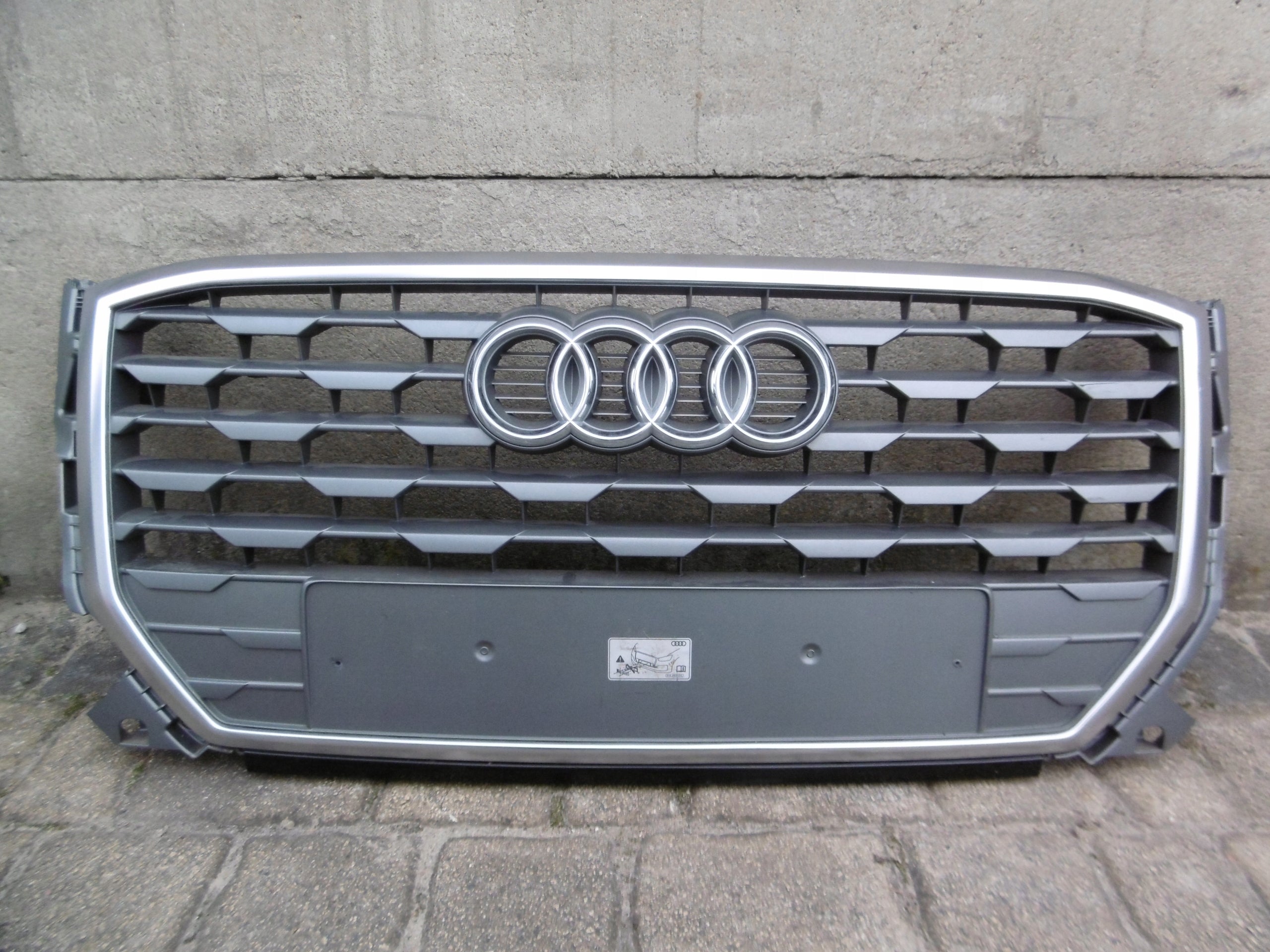  Grille de radiateur Audi Q2 81A A8 GRILLE AVANT 83A853651 Grille de radiateur  product image