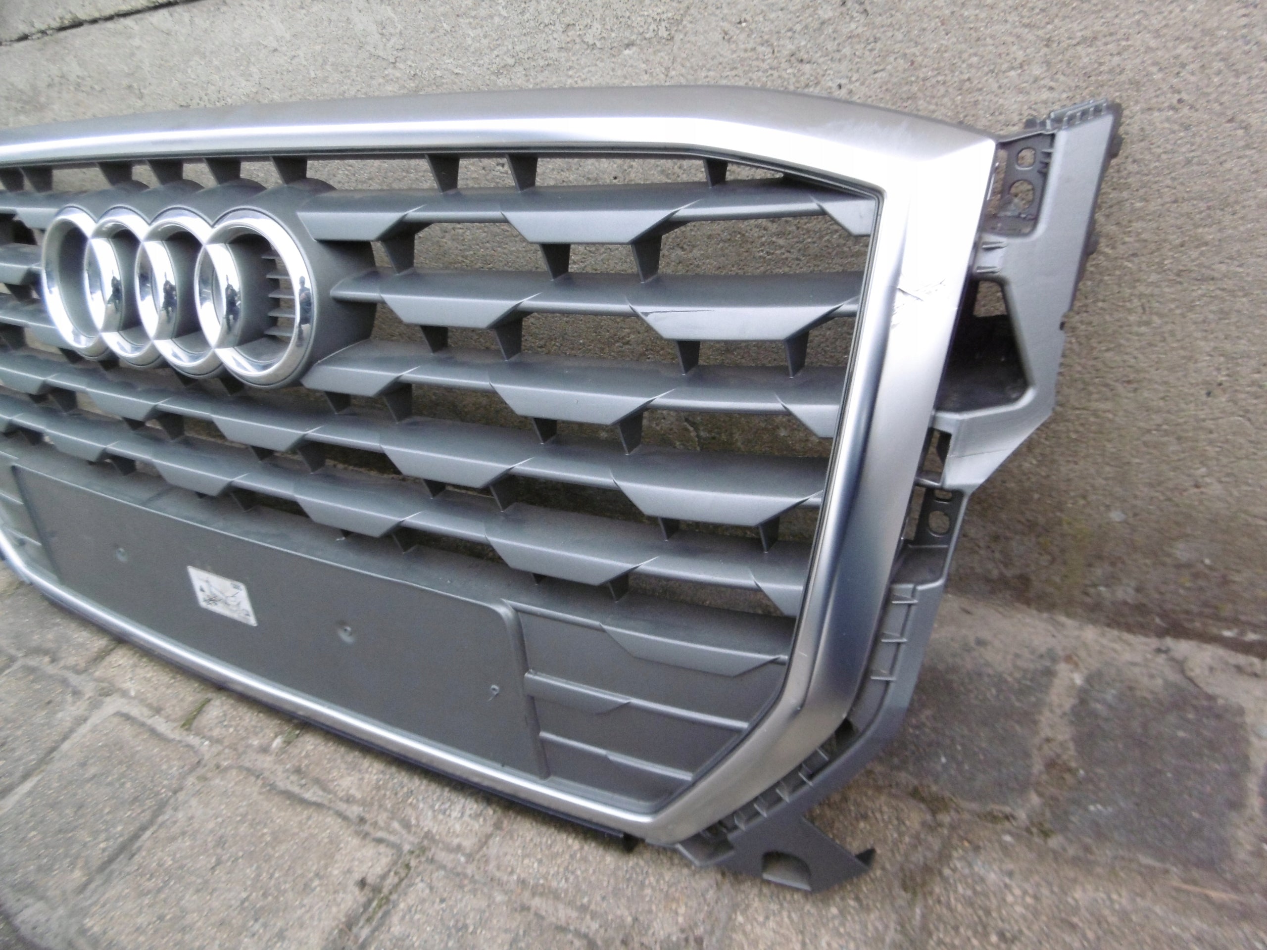 Kühlergrill Audi Q2 81A A8 FRONTGRILL 83A853651 Kühlergitter