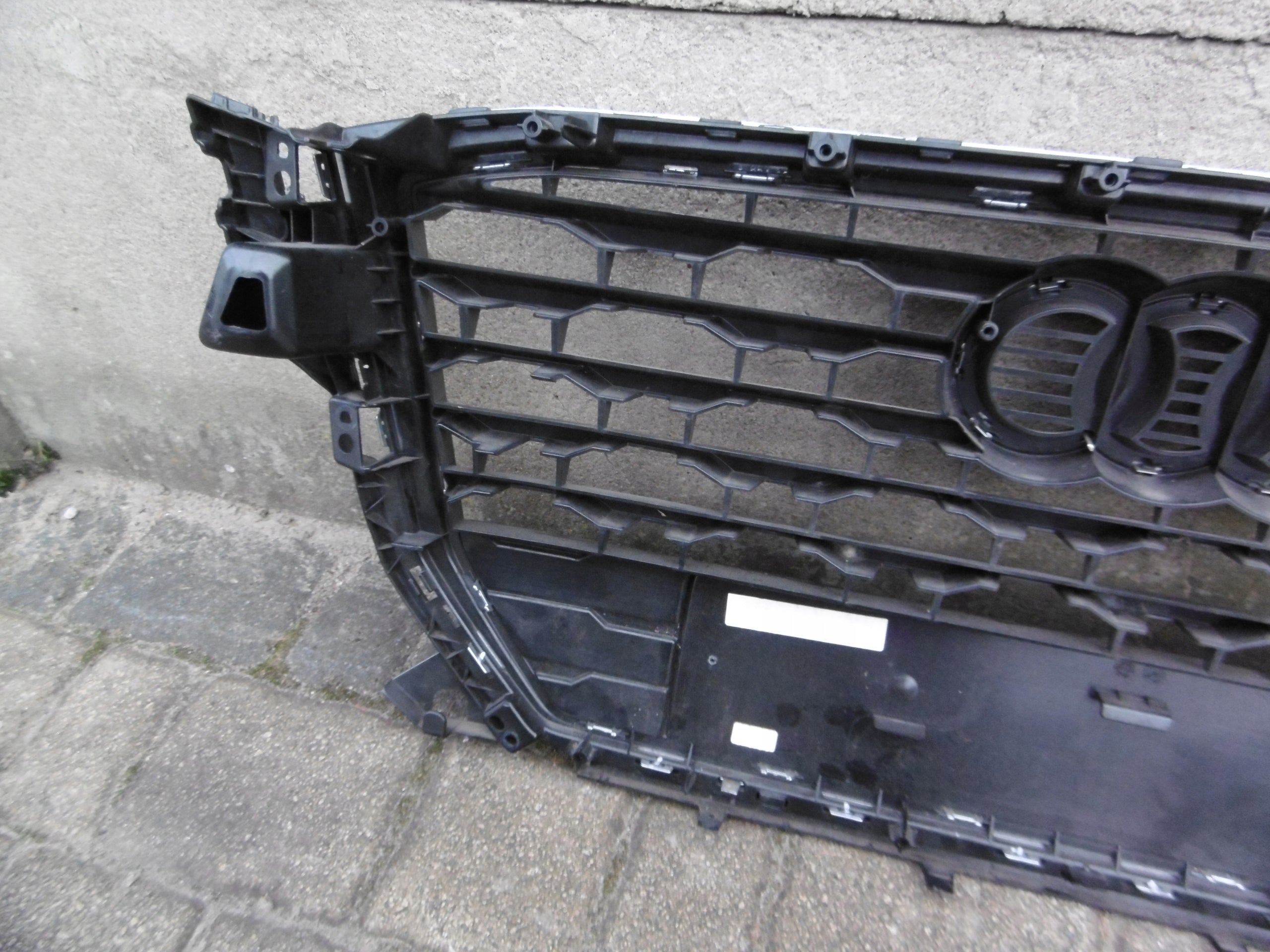 Kühlergrill Audi Q2 81A A8 FRONTGRILL 83A853651 Kühlergitter