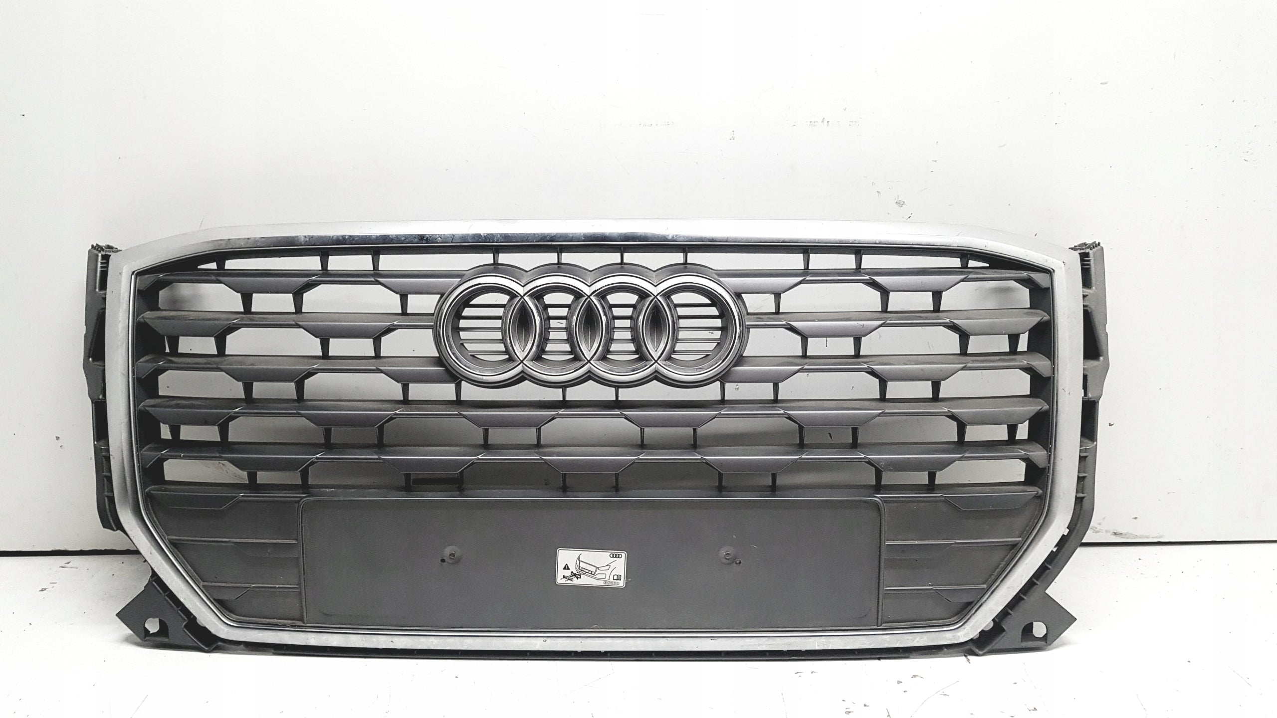 Kühlergrill Audi A8 Q2 81A FRONTGRILL 81A853651 Kühlergitter