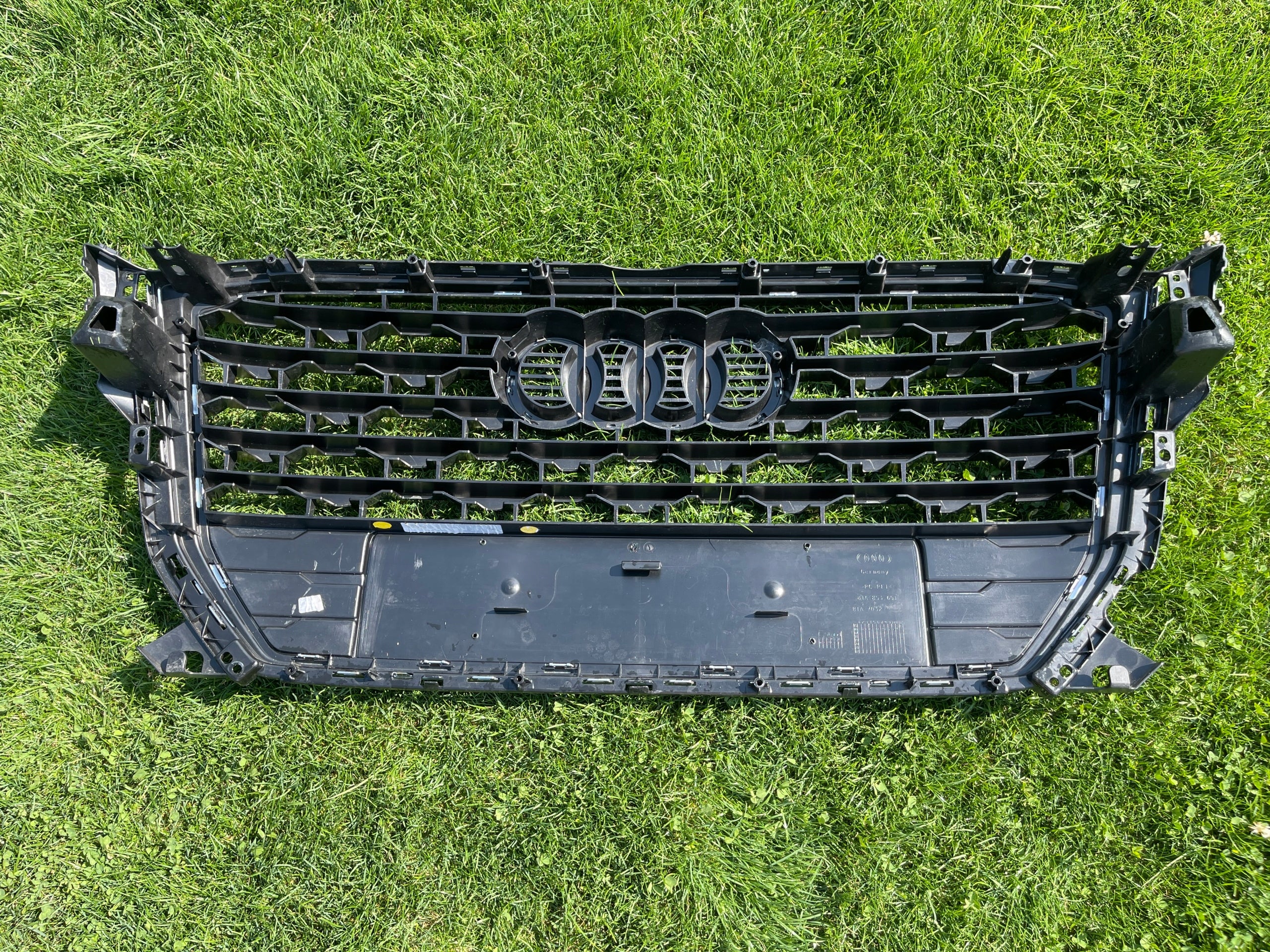 Kühlergrill Audi Q2 81A A8 FRONTGRILL 81A853651Au Kühlergitter